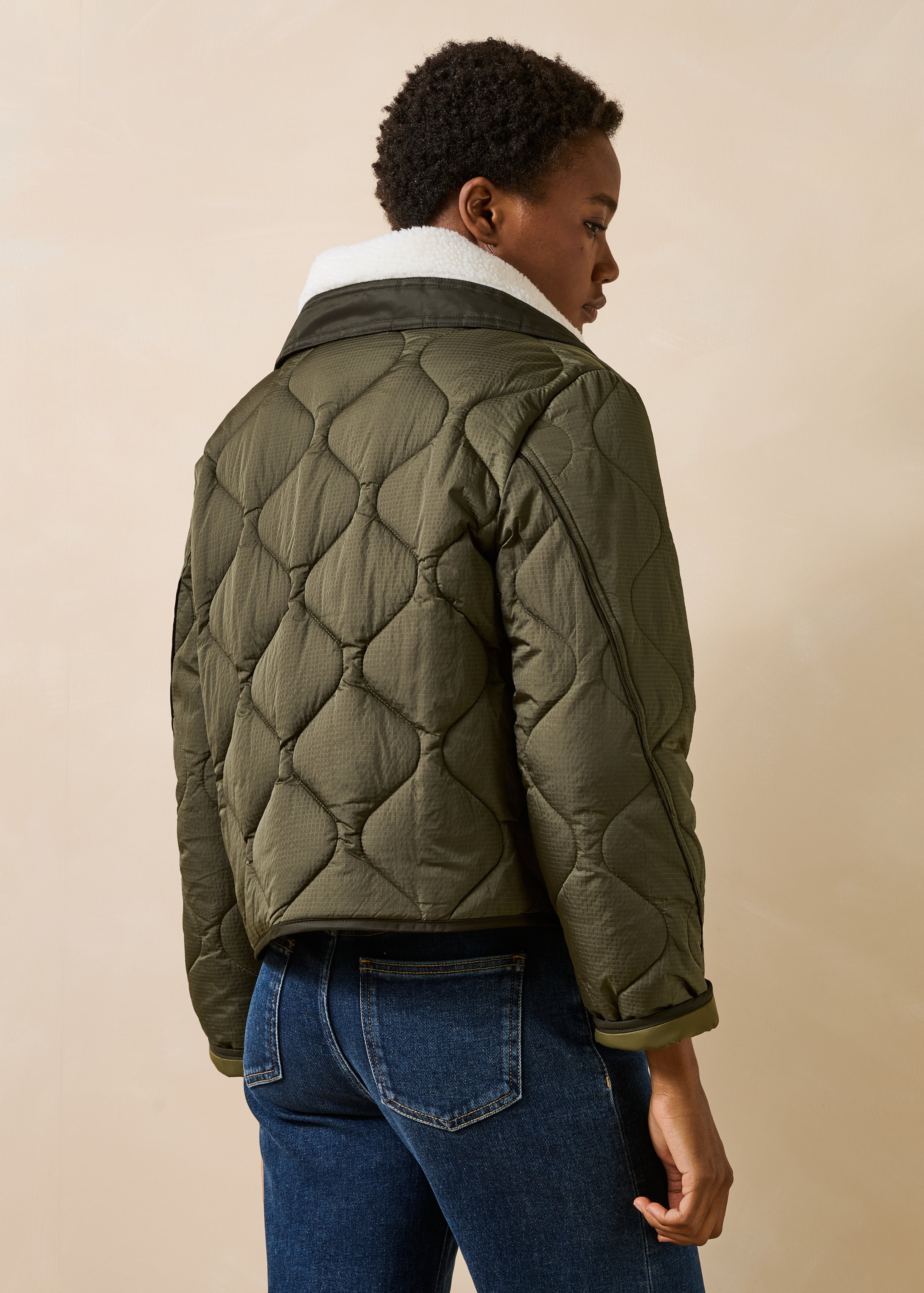 Short quilted khaki puffer jacket