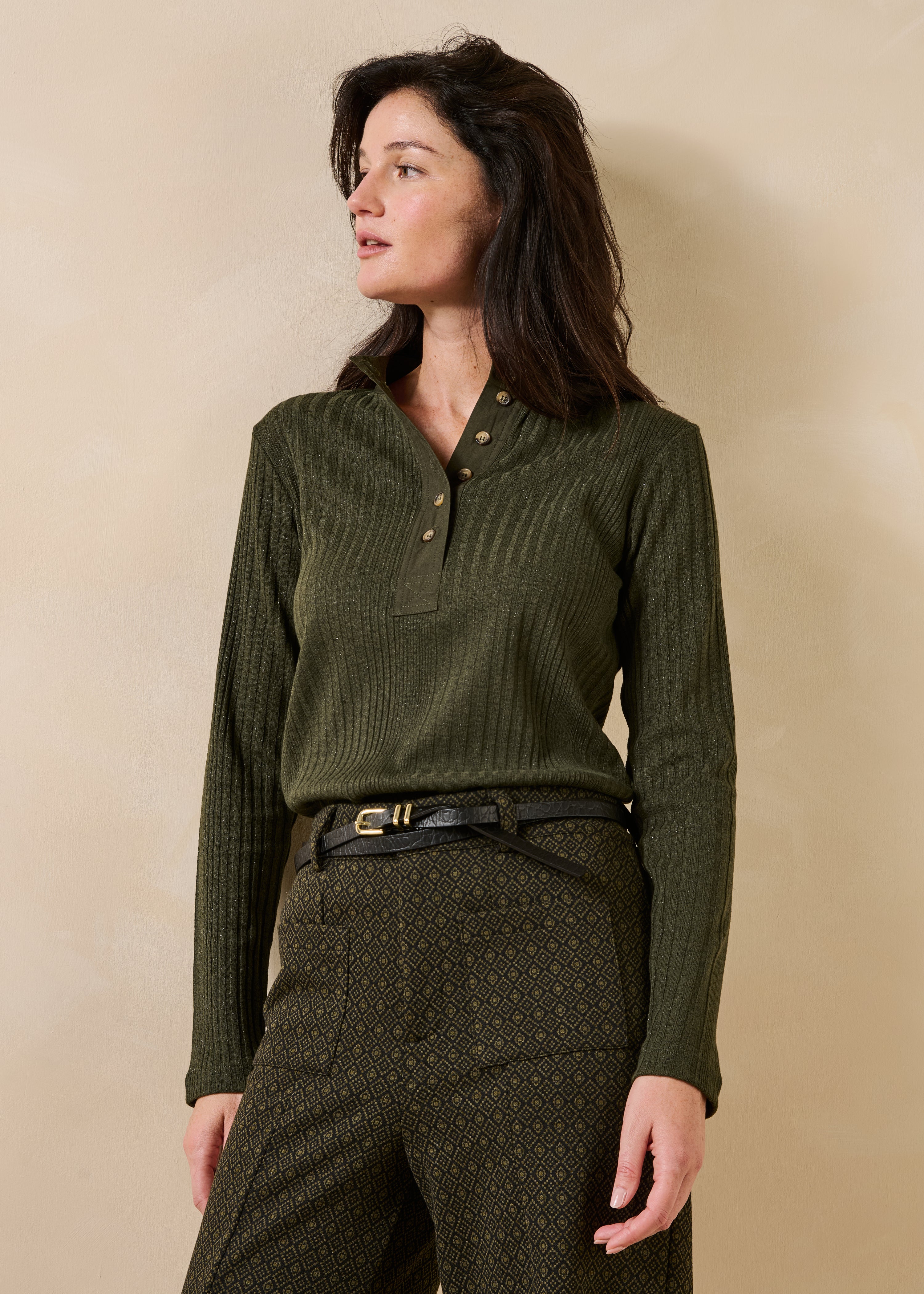 Long-sleeve ribbed knit khaki T-shirt