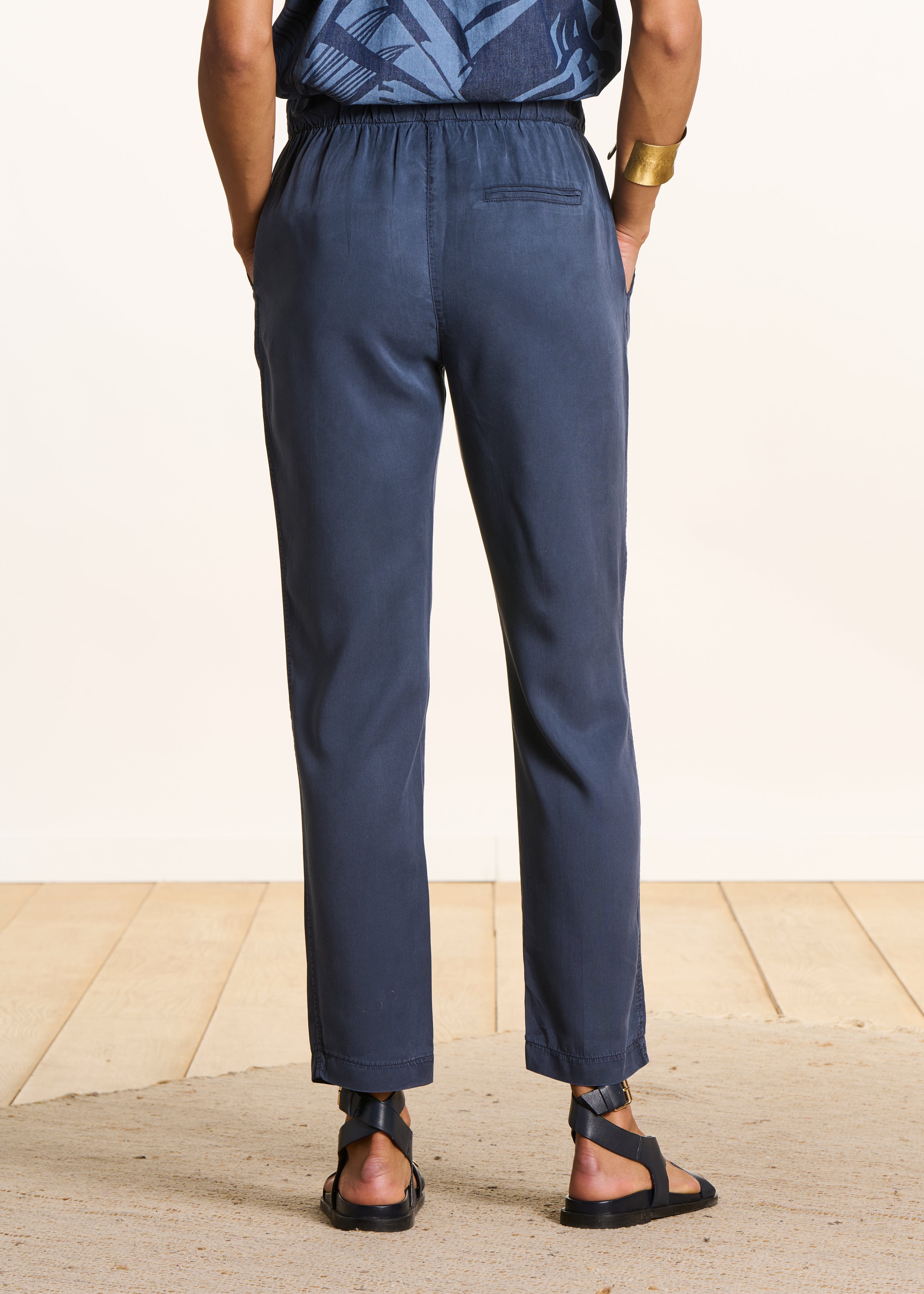 Loose-fitting Lyocell trousers