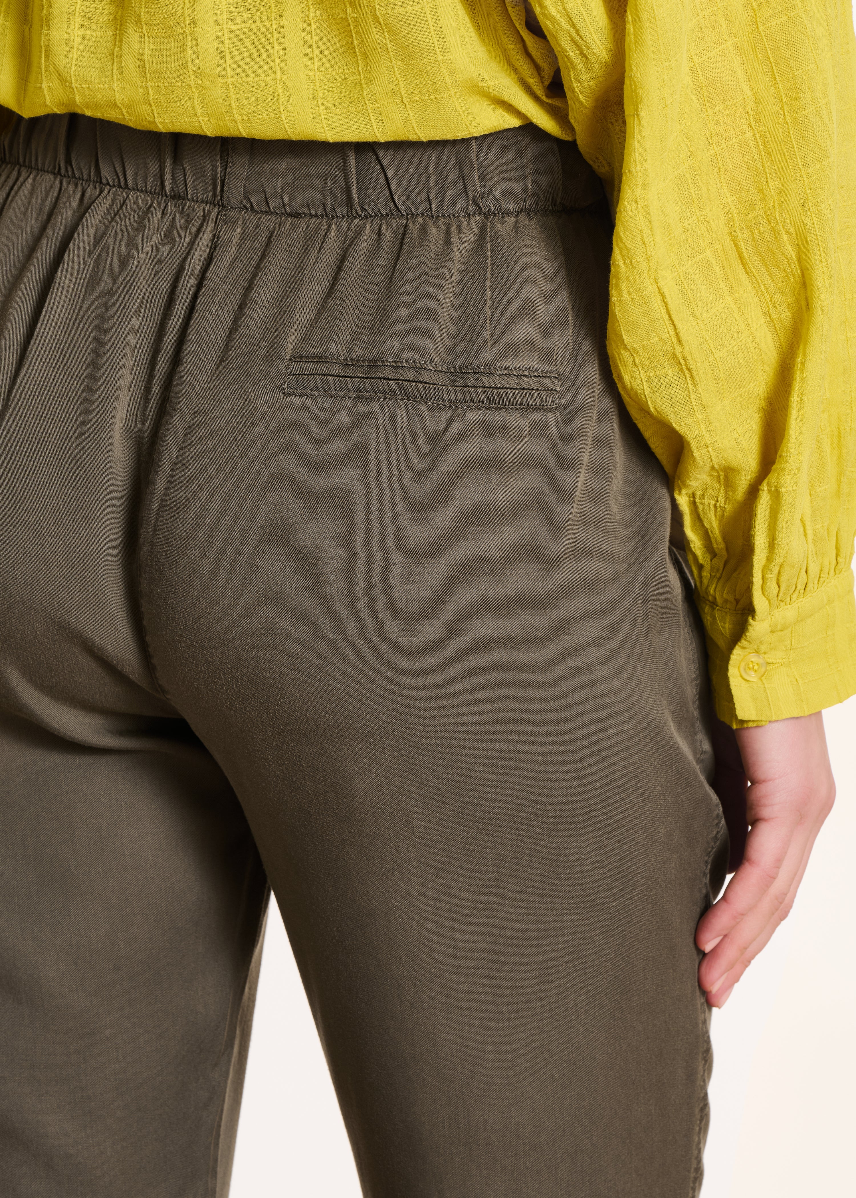 Pantalon fluide kaki en lyocell