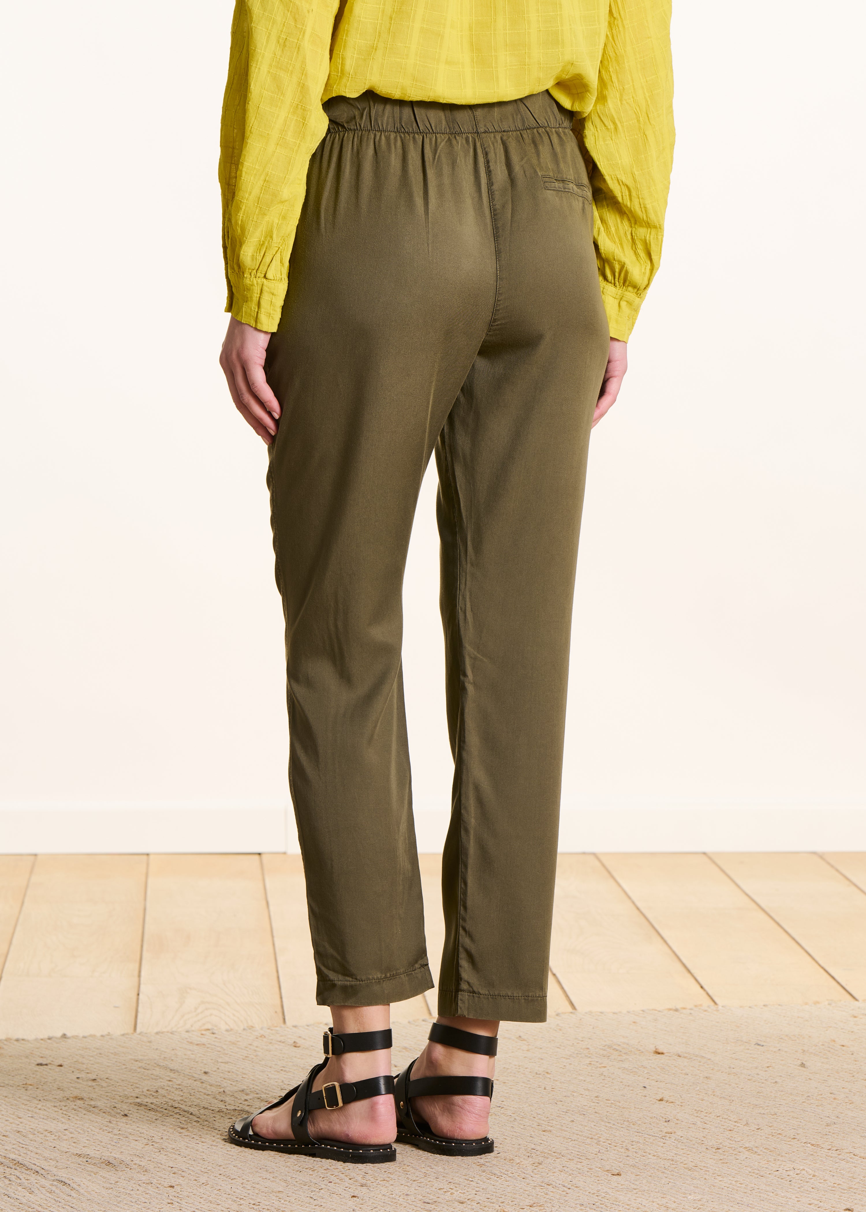 Pantalon fluide kaki en lyocell