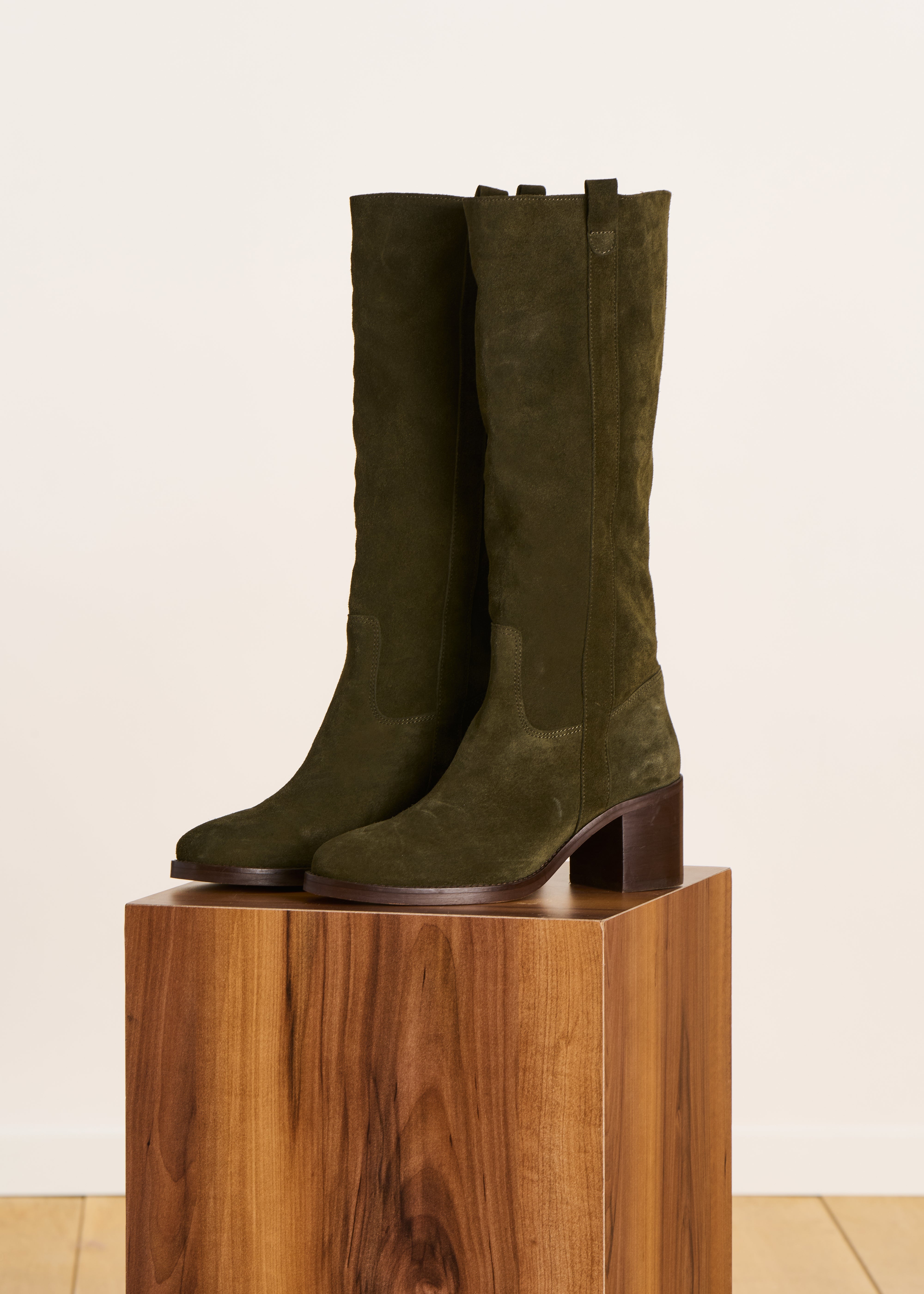 Khaki boots with leather heels