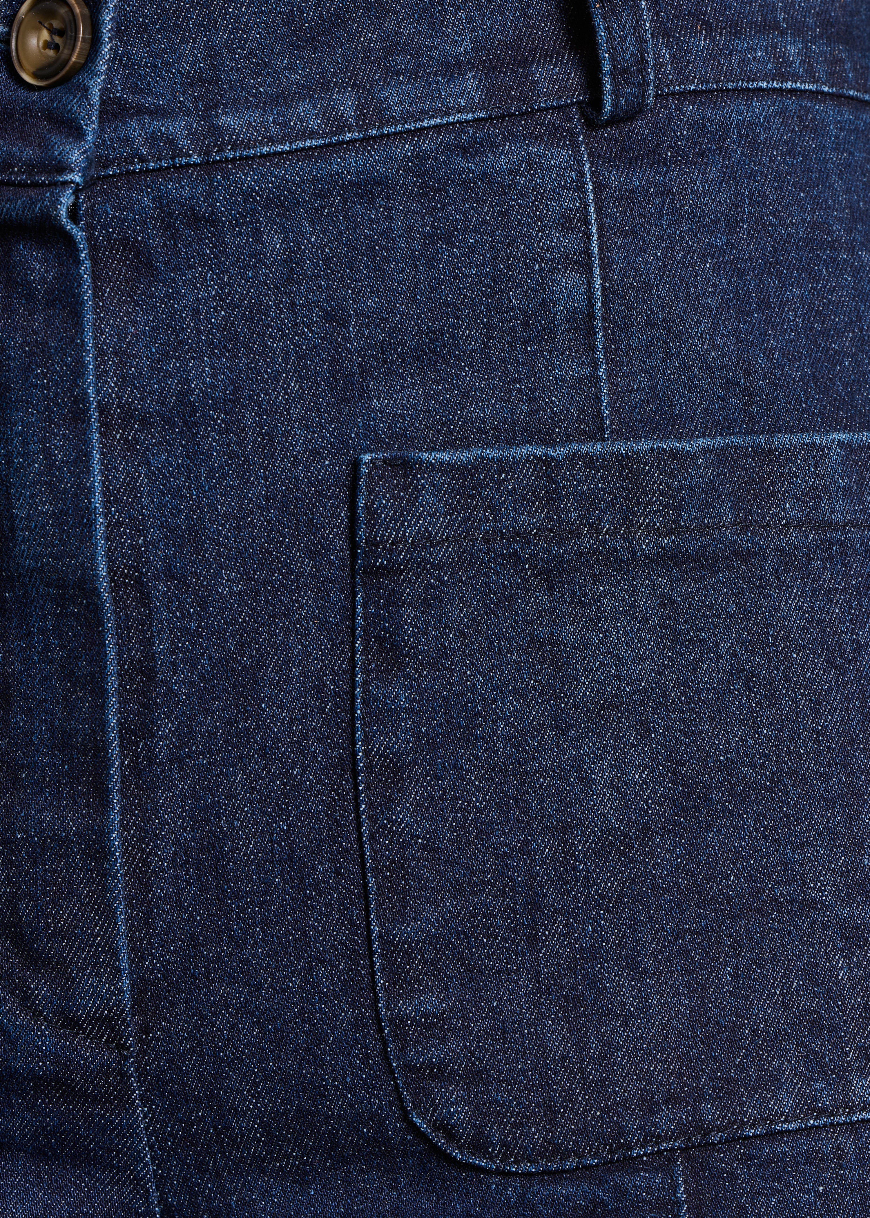 High-waisted raw wide-leg jeans