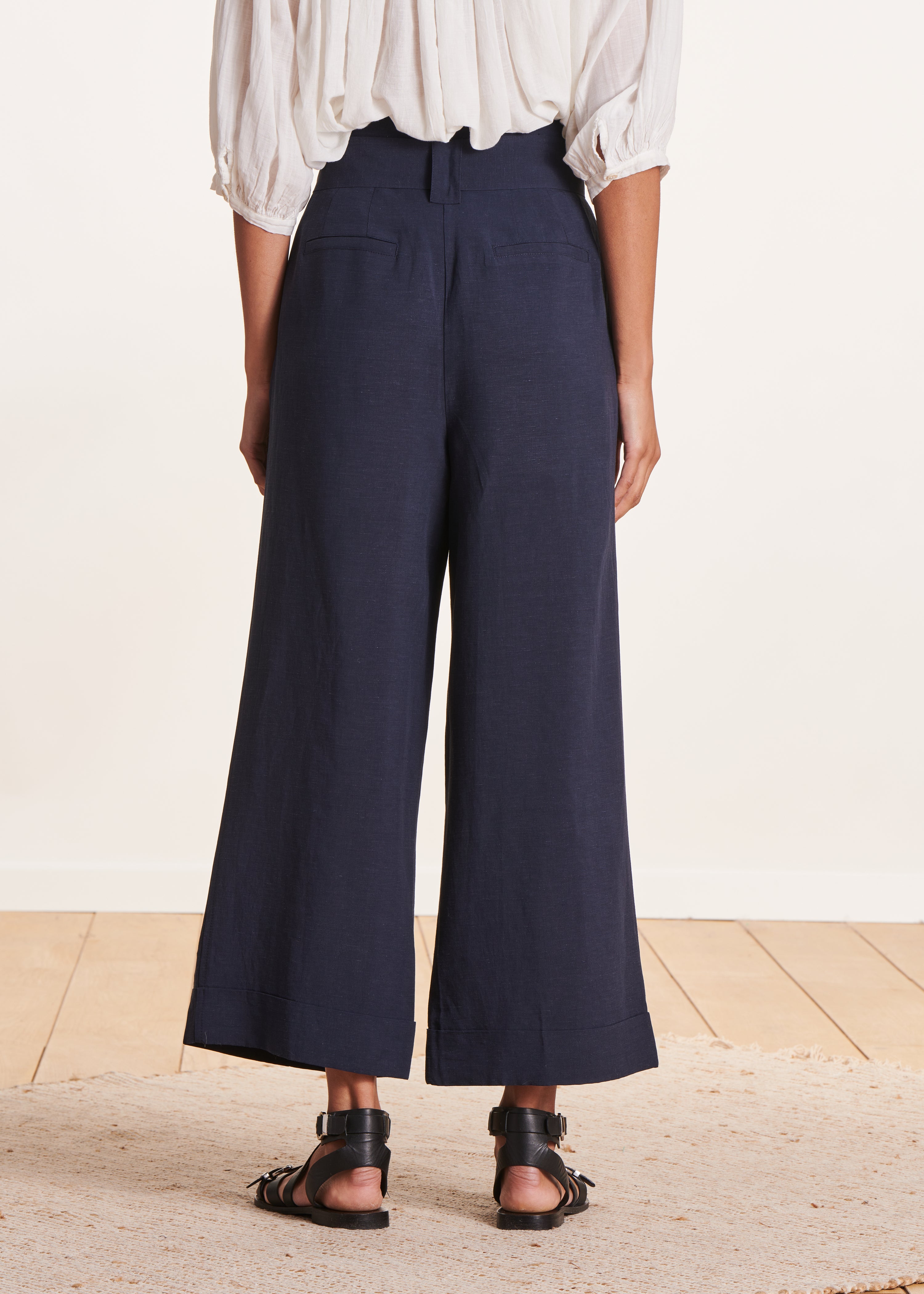 Pantalon large bleu foncé habillé à taille haute