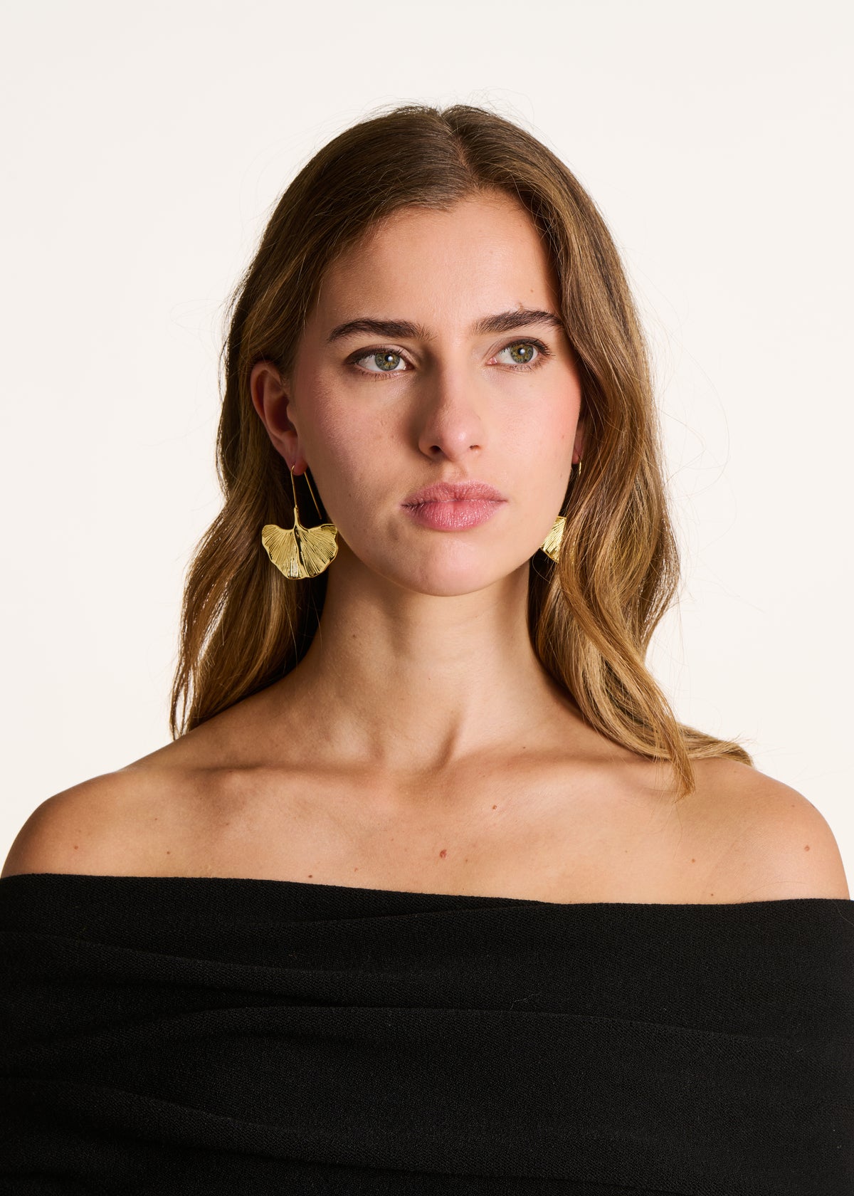 Pendientes colgantes dorados flor de ginkgo
