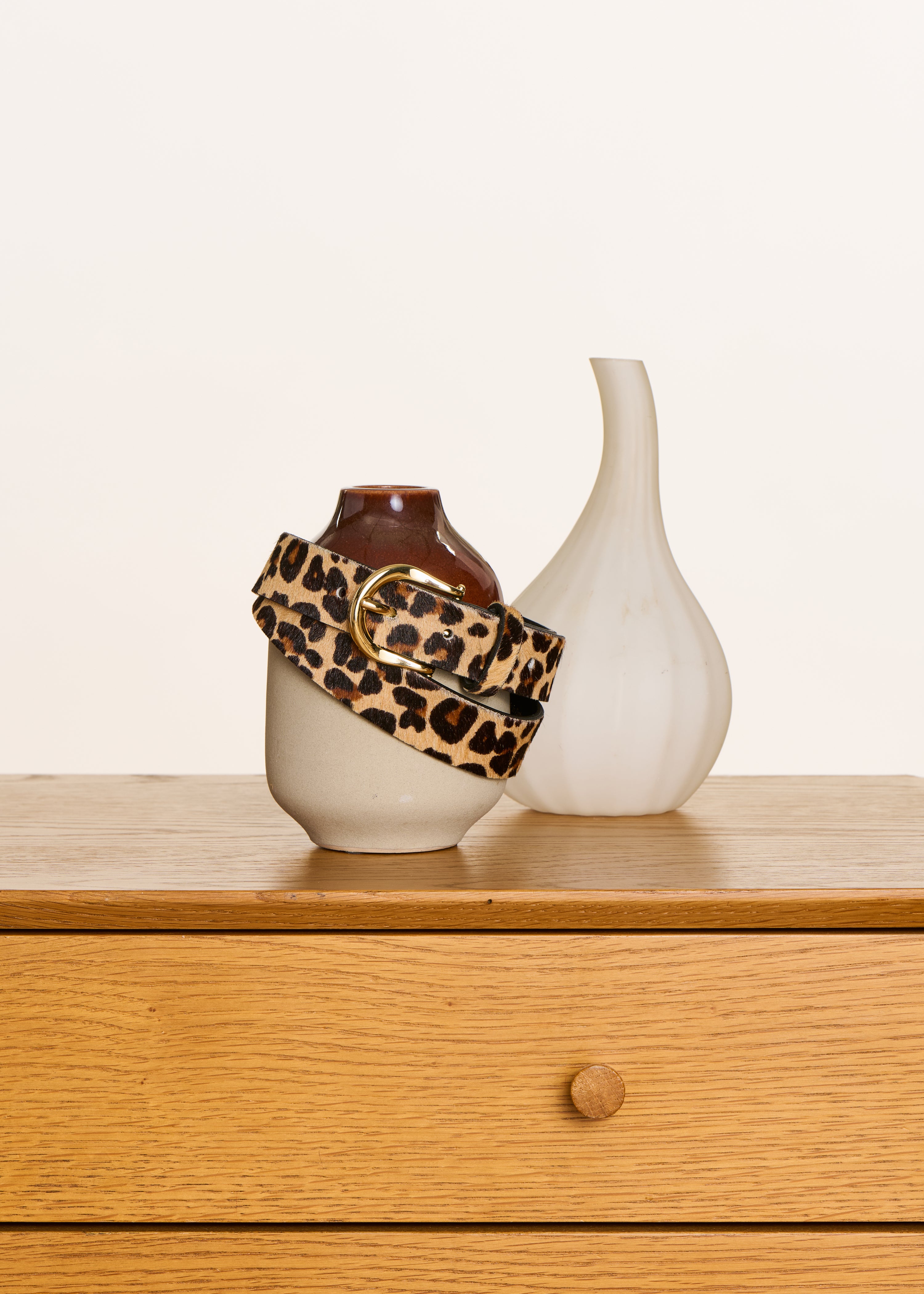 Cintura in pelle con stampa leopardo