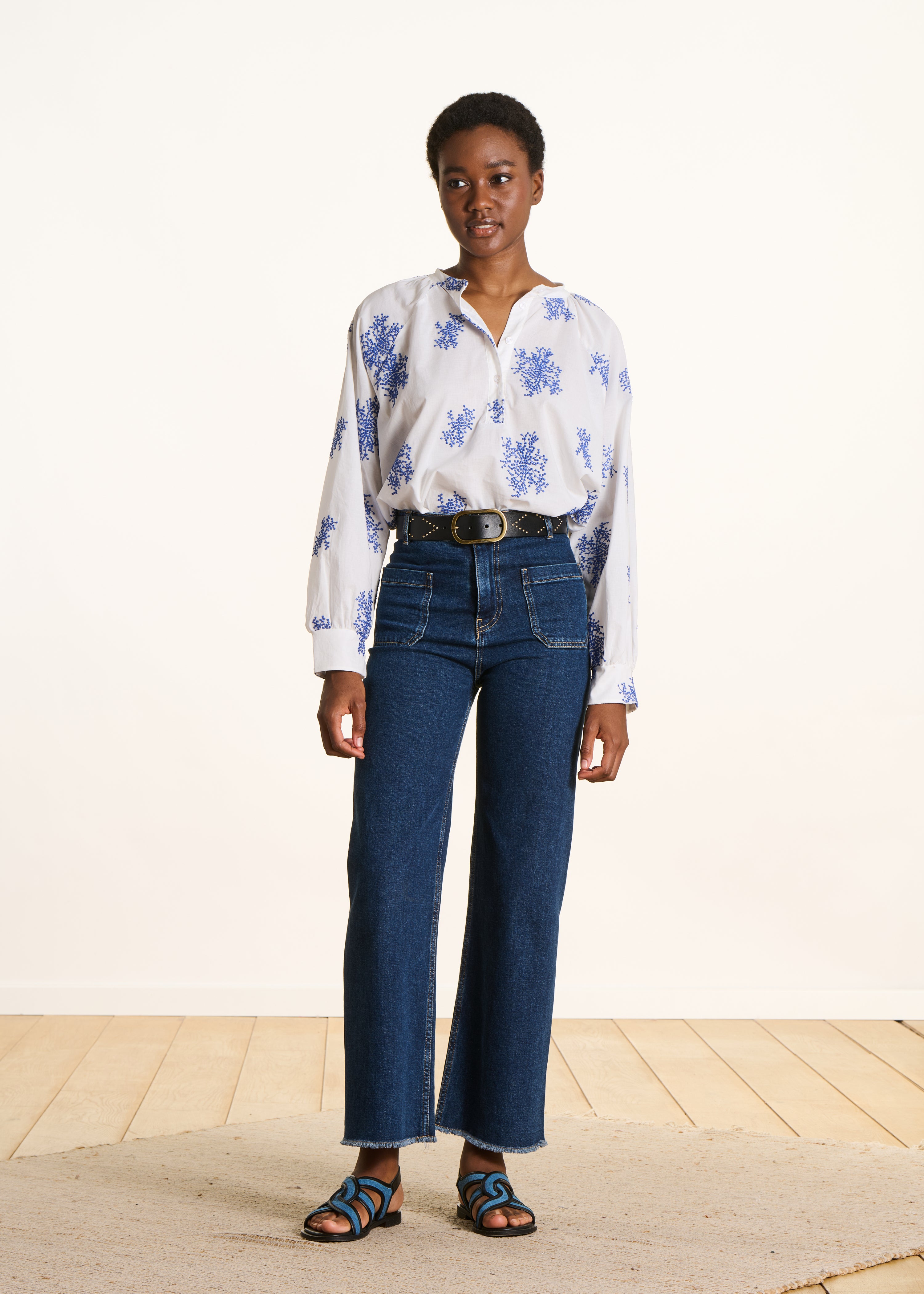 High-waisted flare jeans in organic cotton