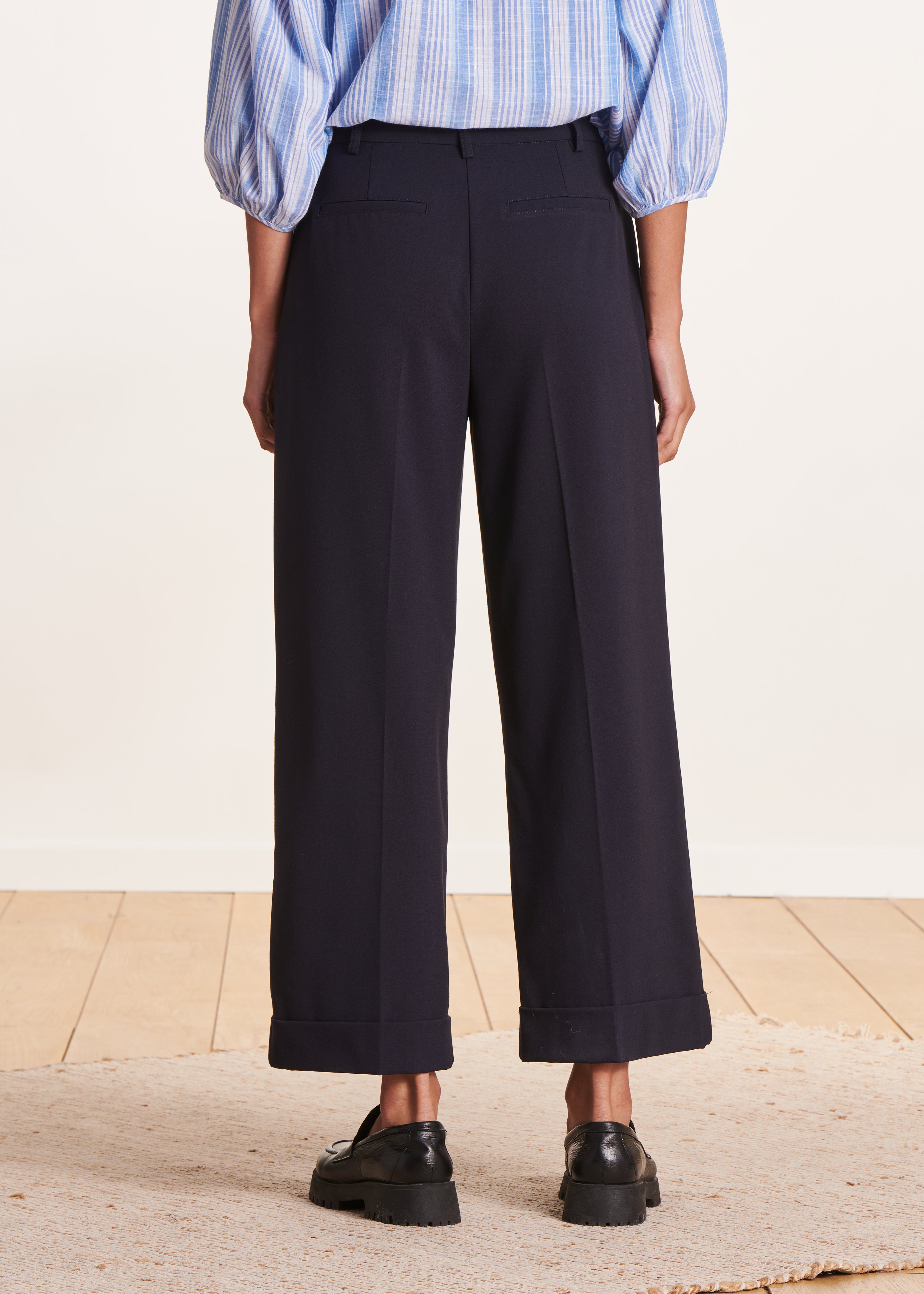 Pantalon bleu foncé 7/8ème droit et large