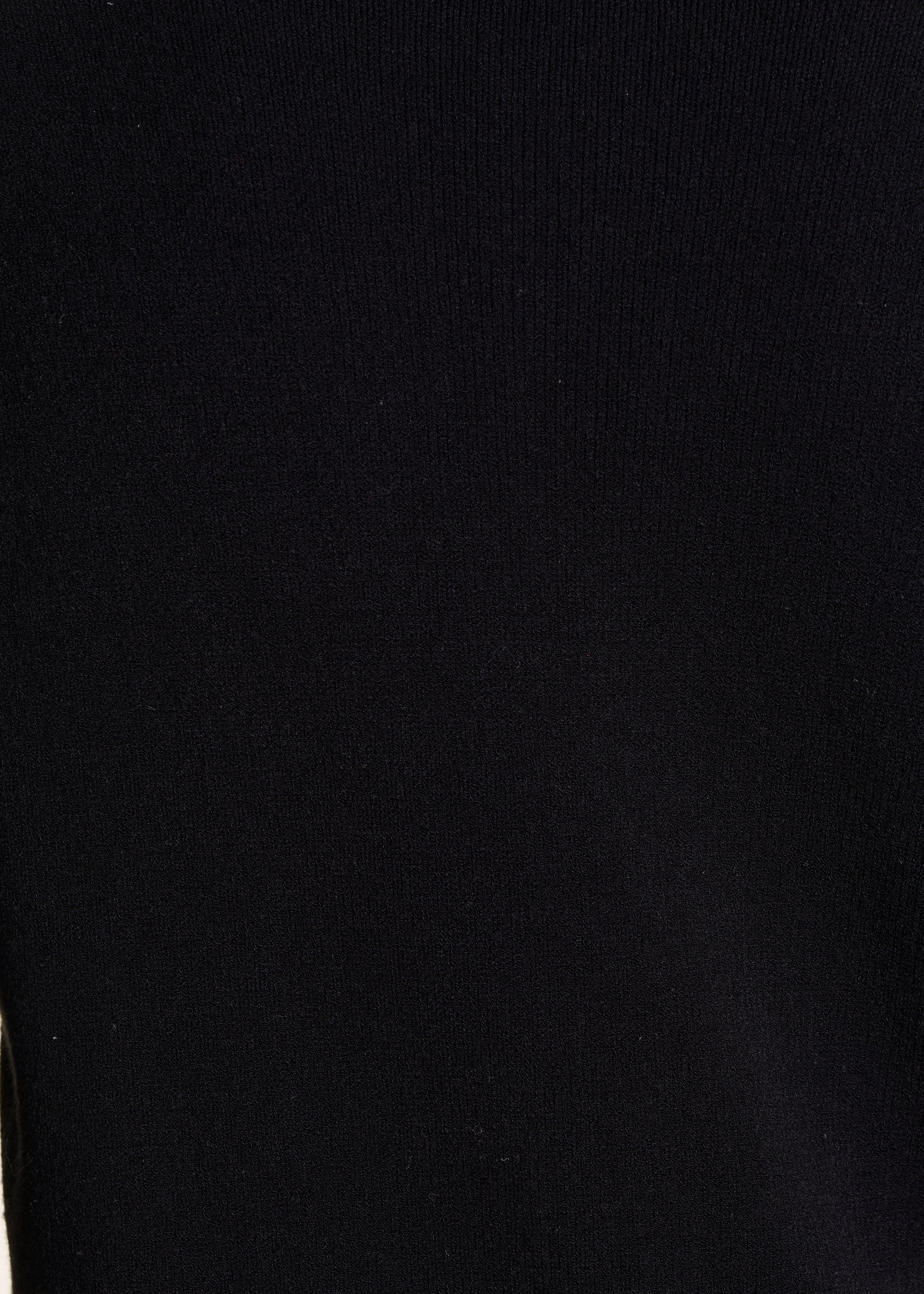 Straight black V-neck jumper