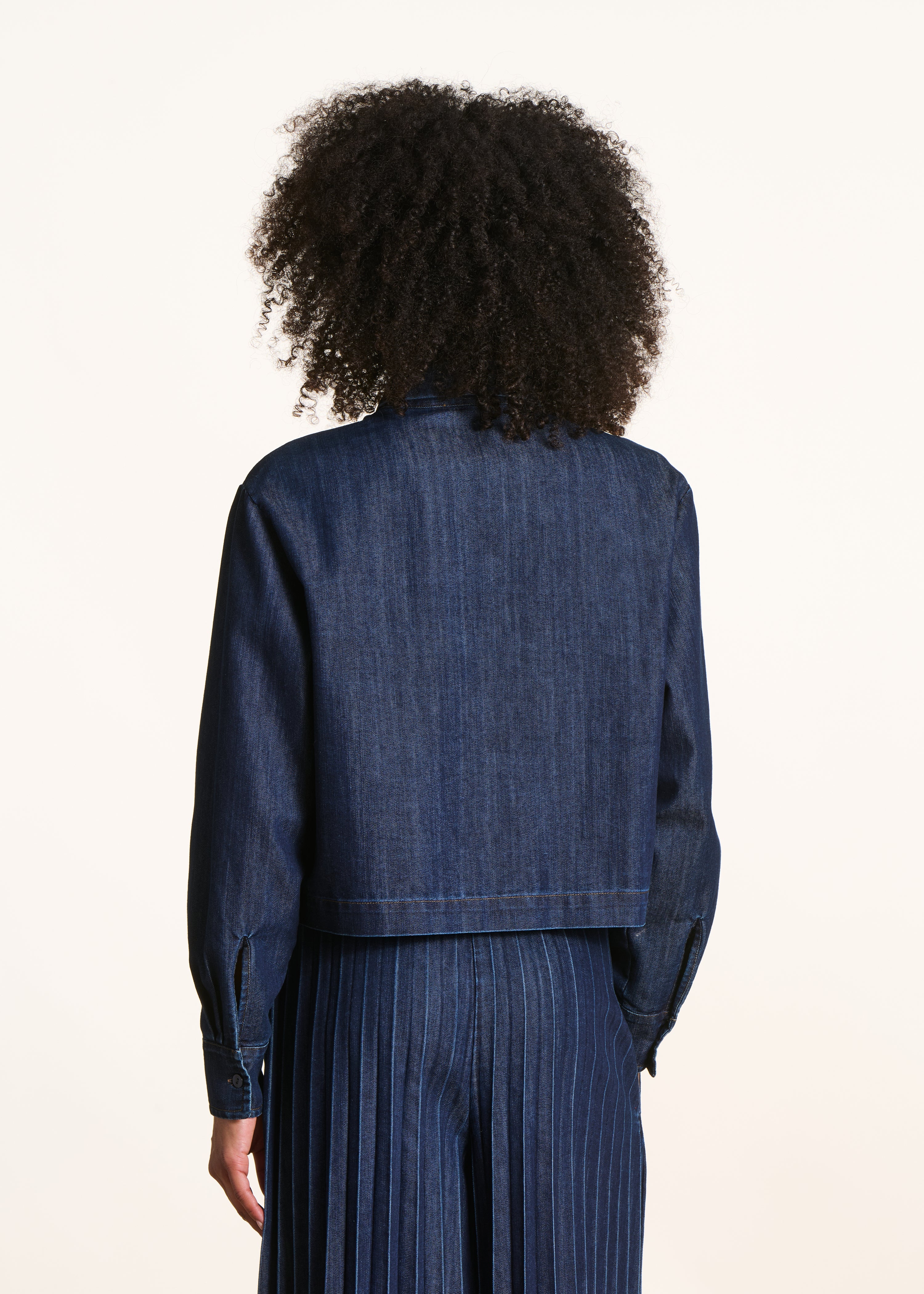 Chemise courte en jean brut