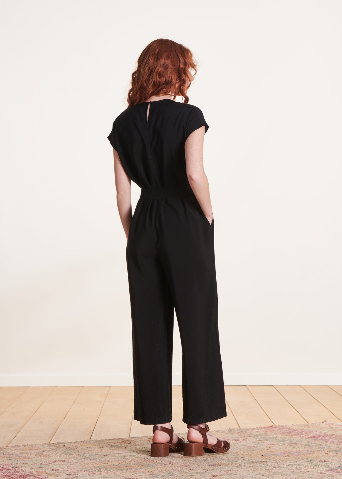 Combinaison pantalon noire unie