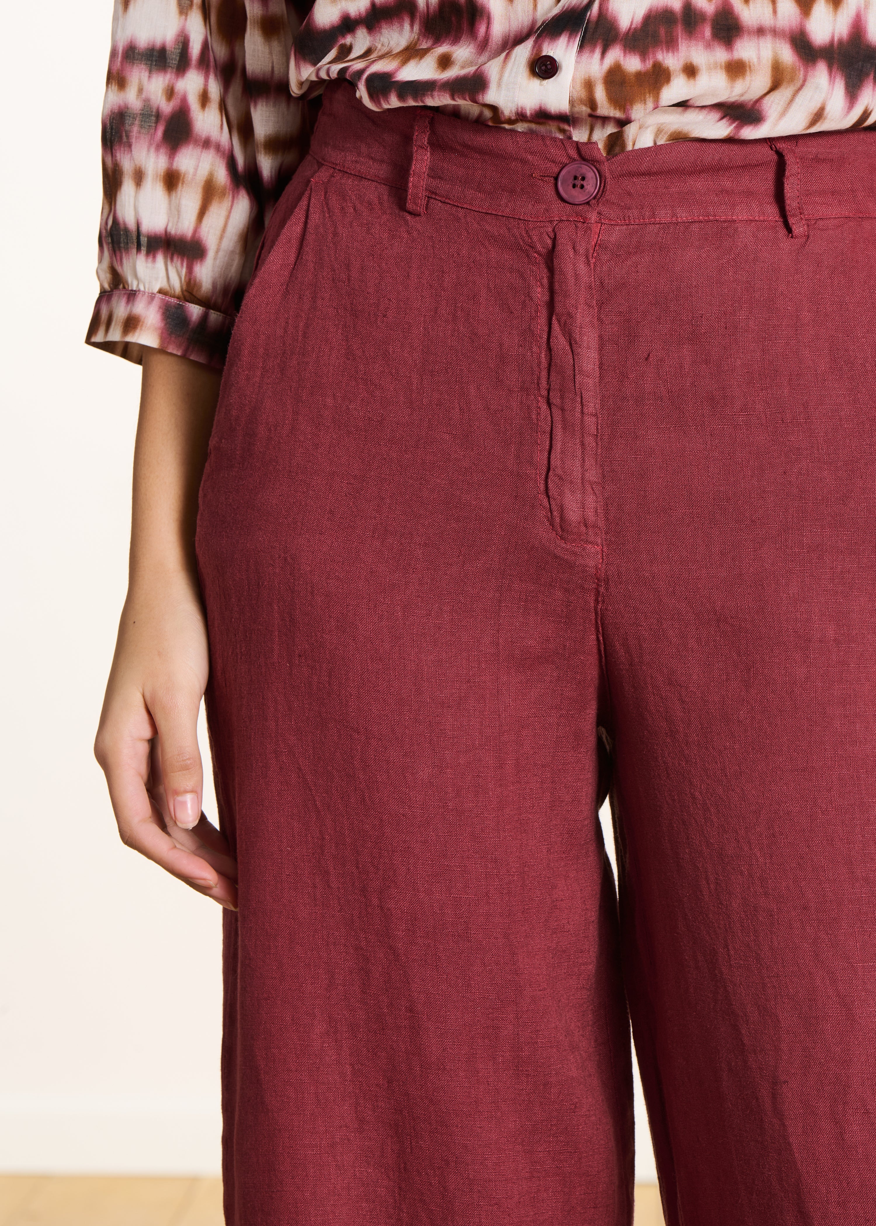 Rechte en wijde bordeaux linnen broek met hoge taille