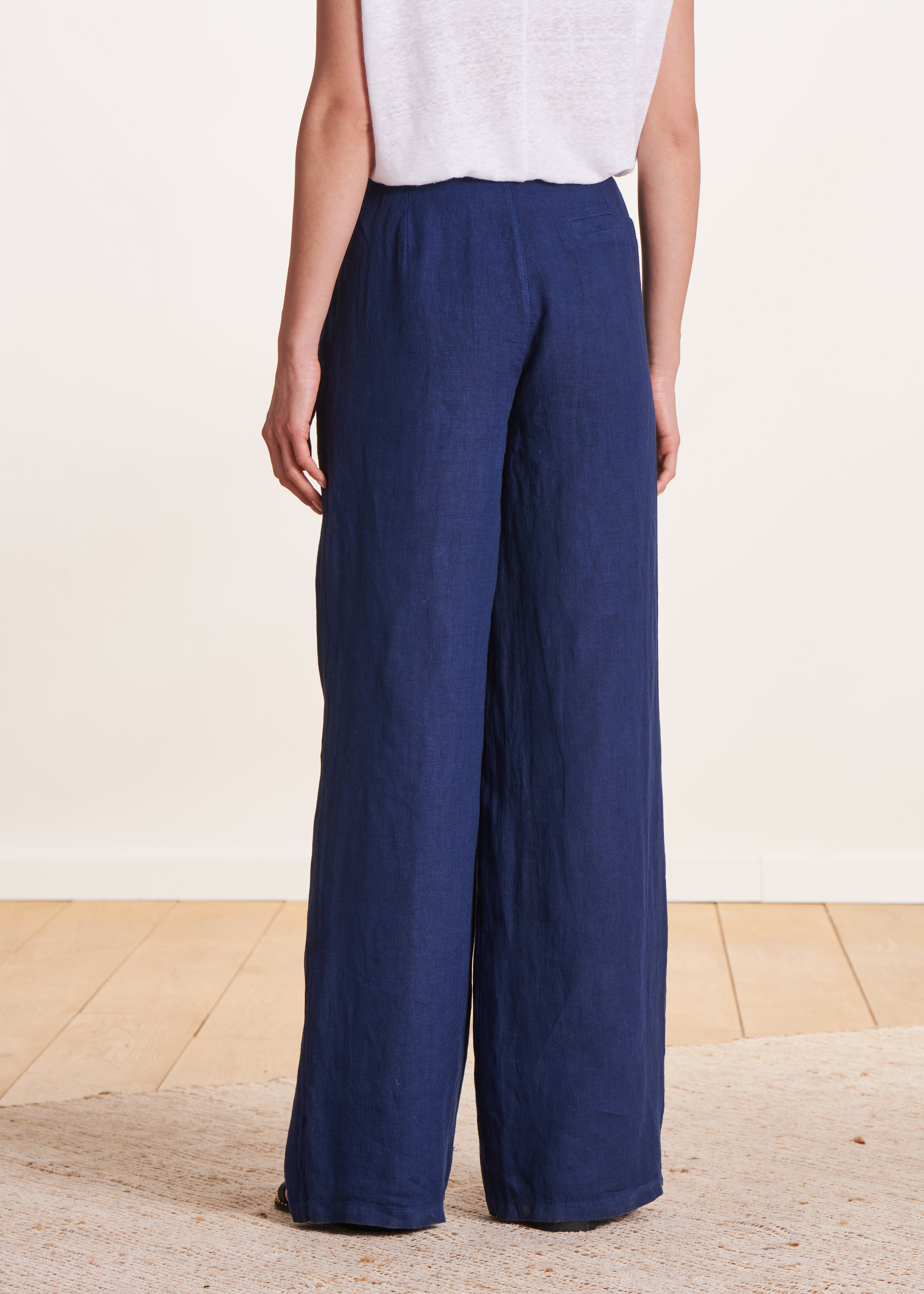 Pantalon droit et large bleu marine en lin taille haute