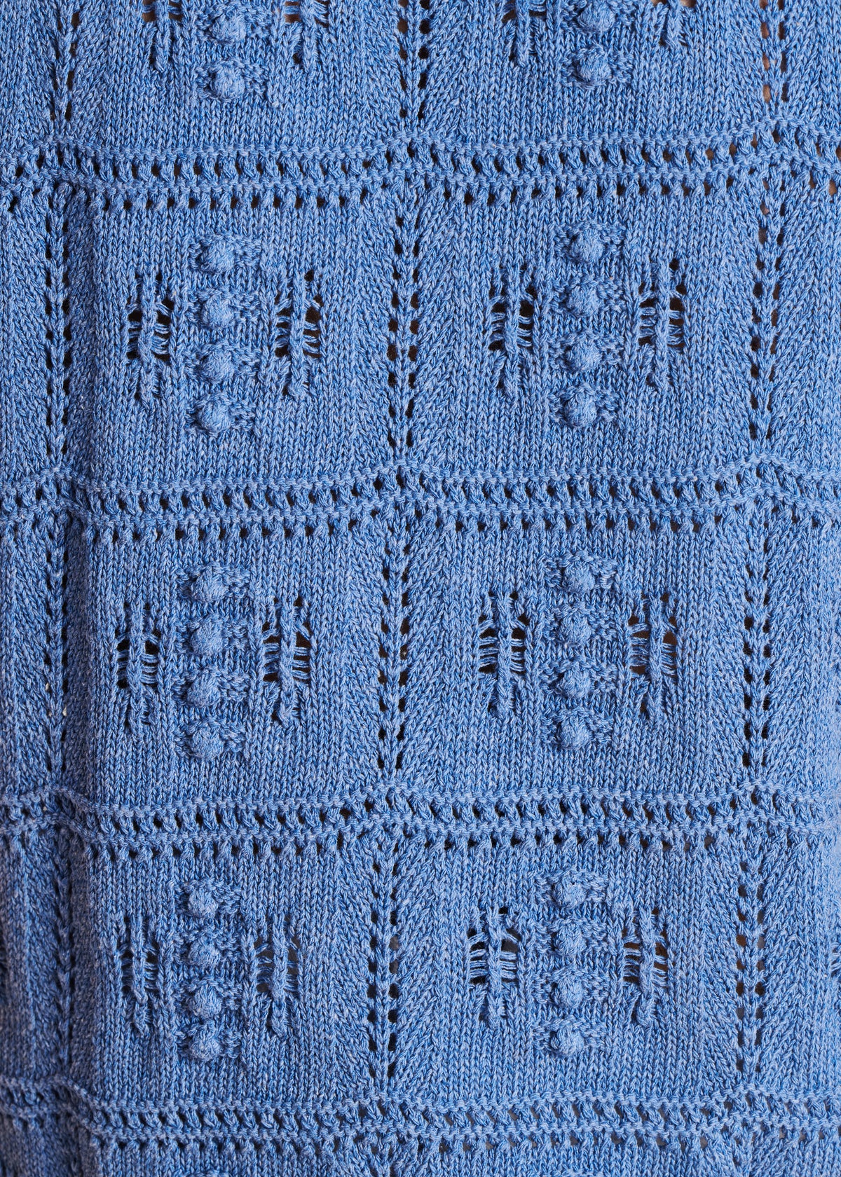 Pull sans manches bleu en maille crochet