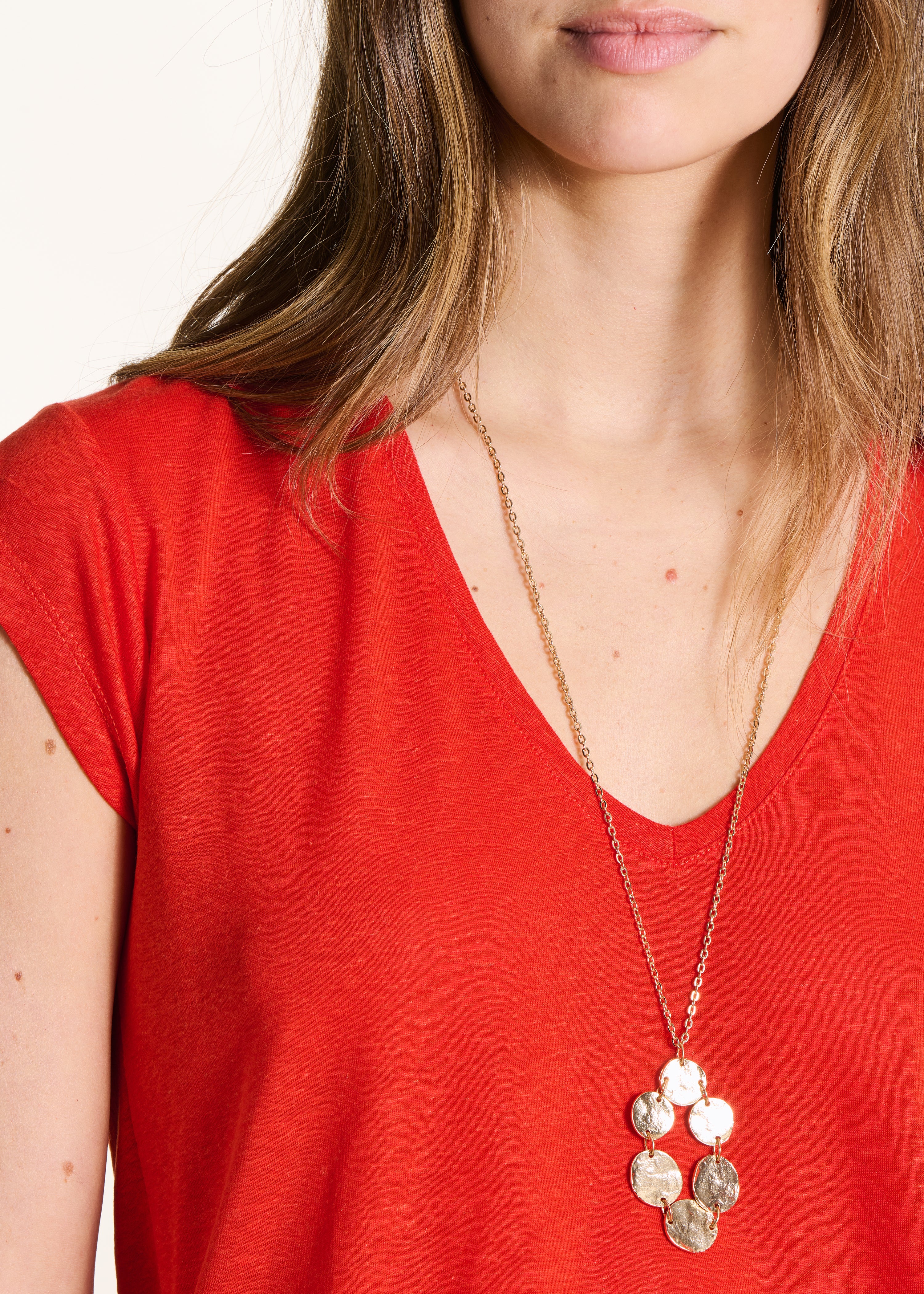 T-shirt rouge en lyocell col V manches courtes