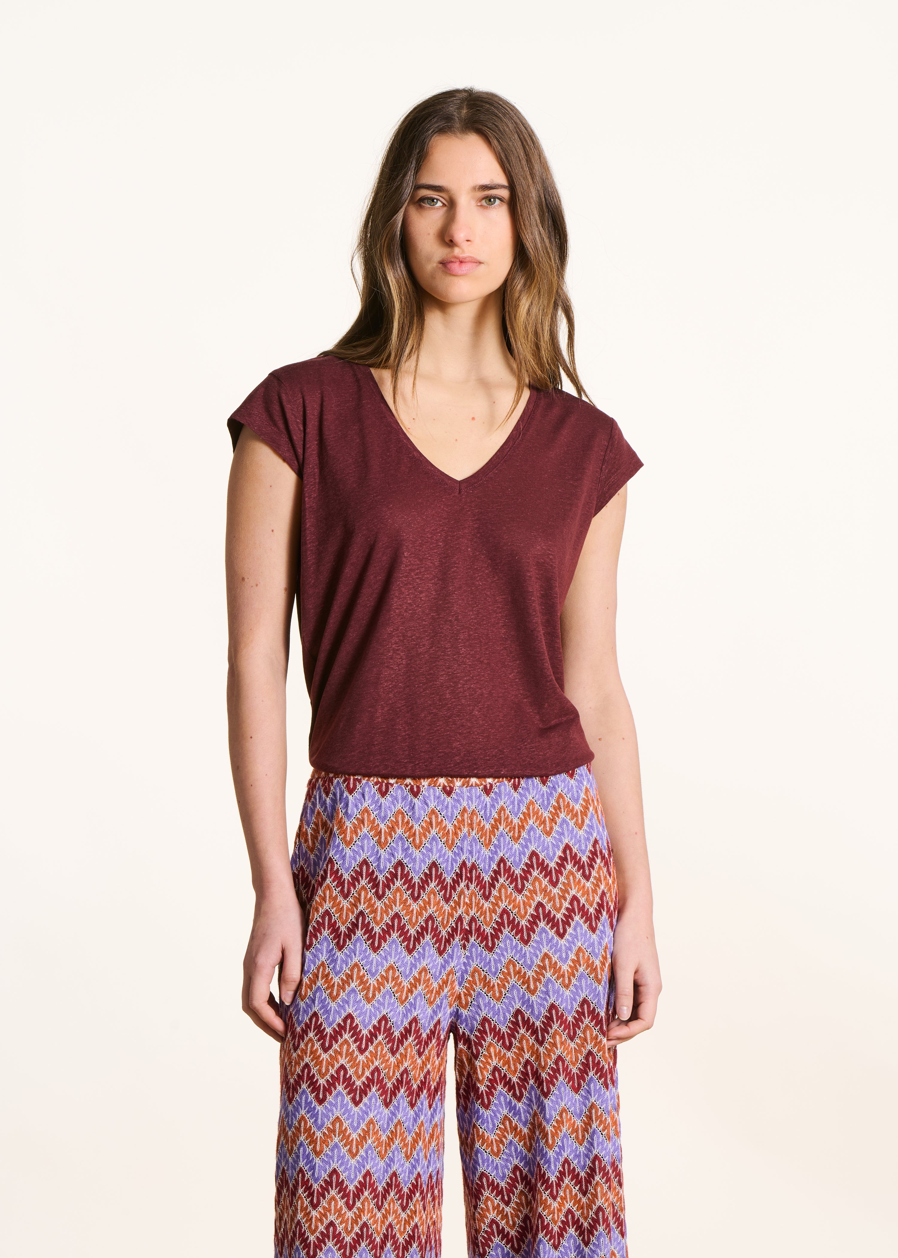 T-shirt marron en lyocell col V manches courtes