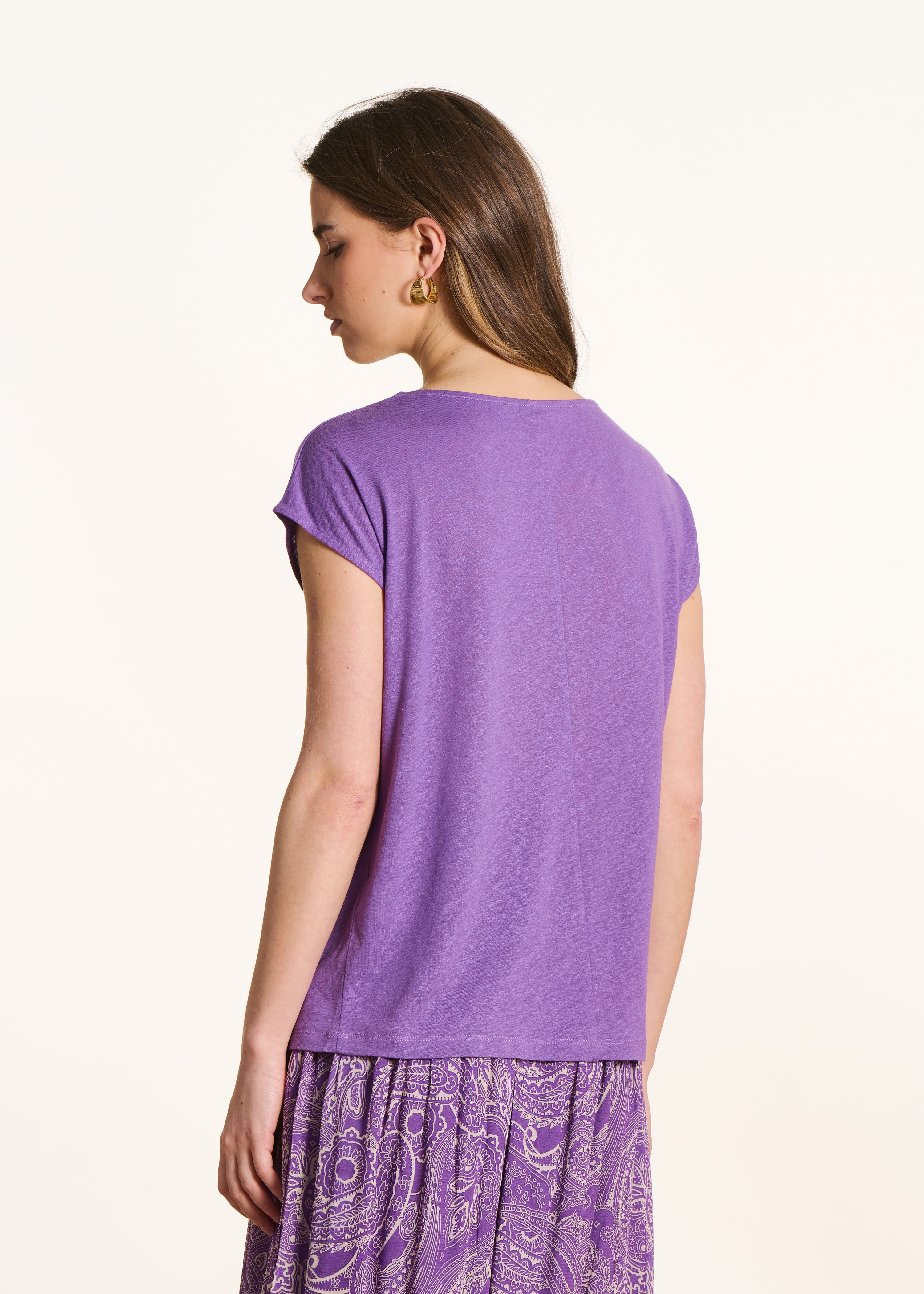 T-shirt viola dritta in lyocell e lino con scollo rotondo