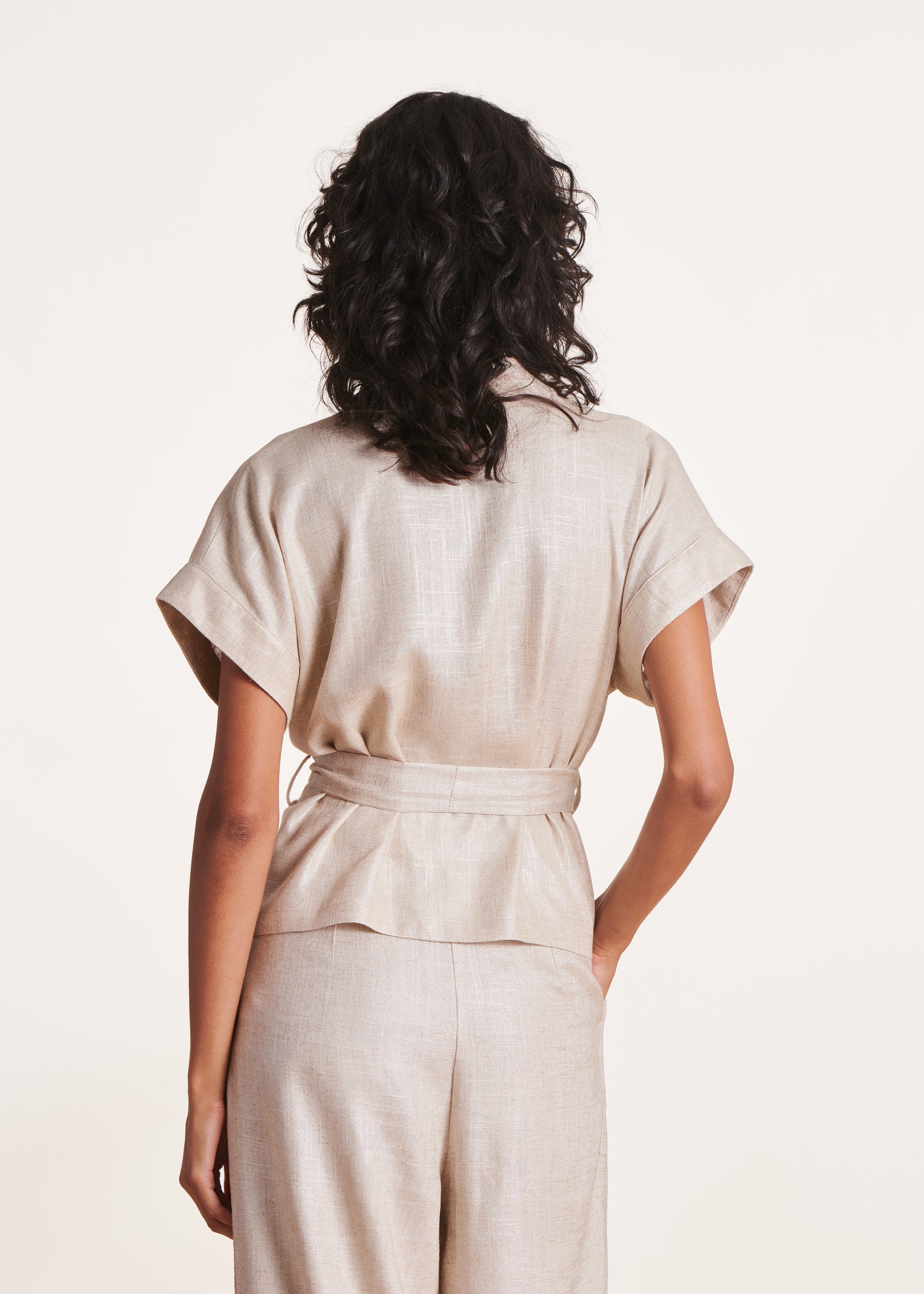 Beige schillernde Kimonojacke aus Leinen foiled