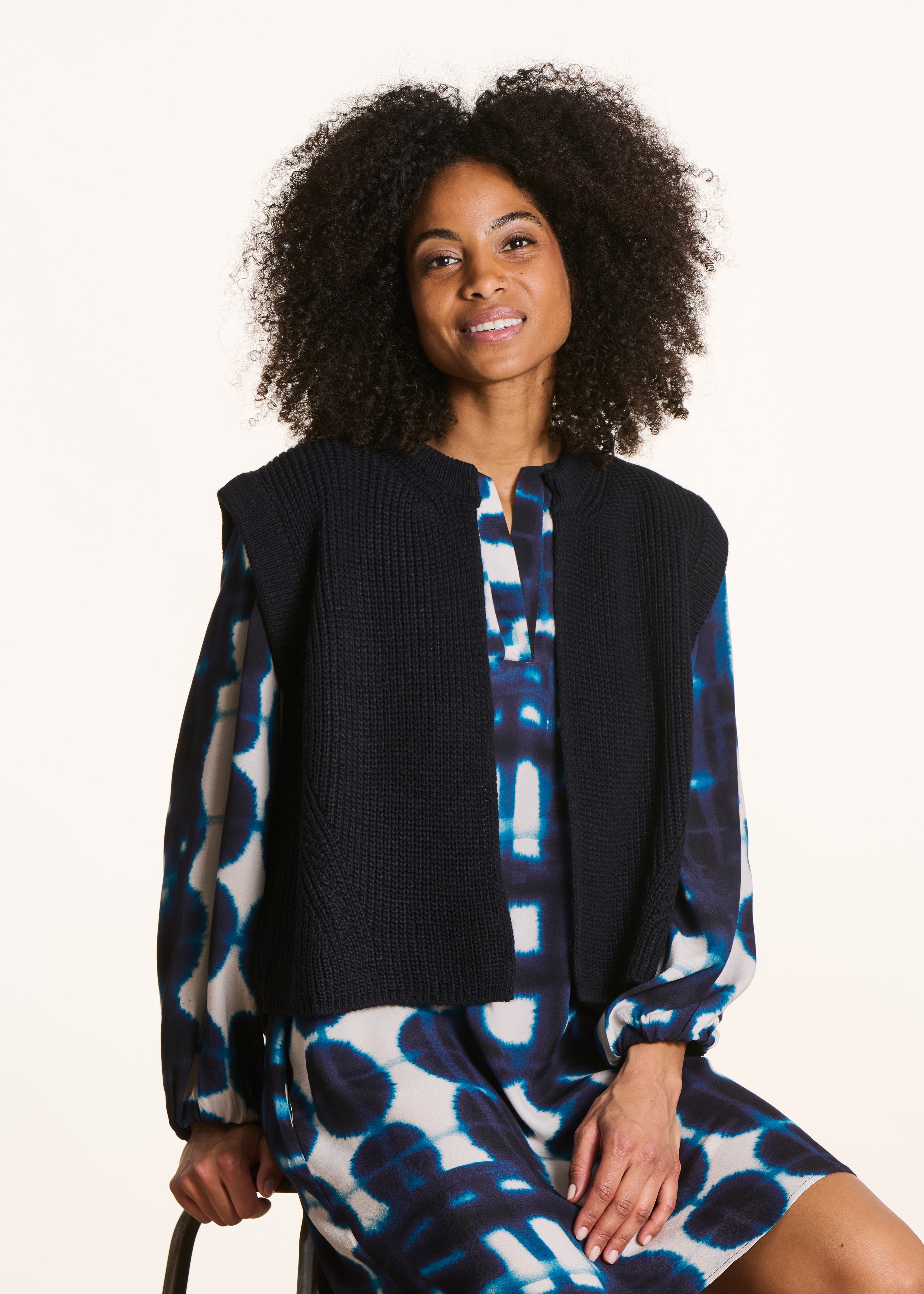 Short sleeveless navy blue beaded rib cardigan