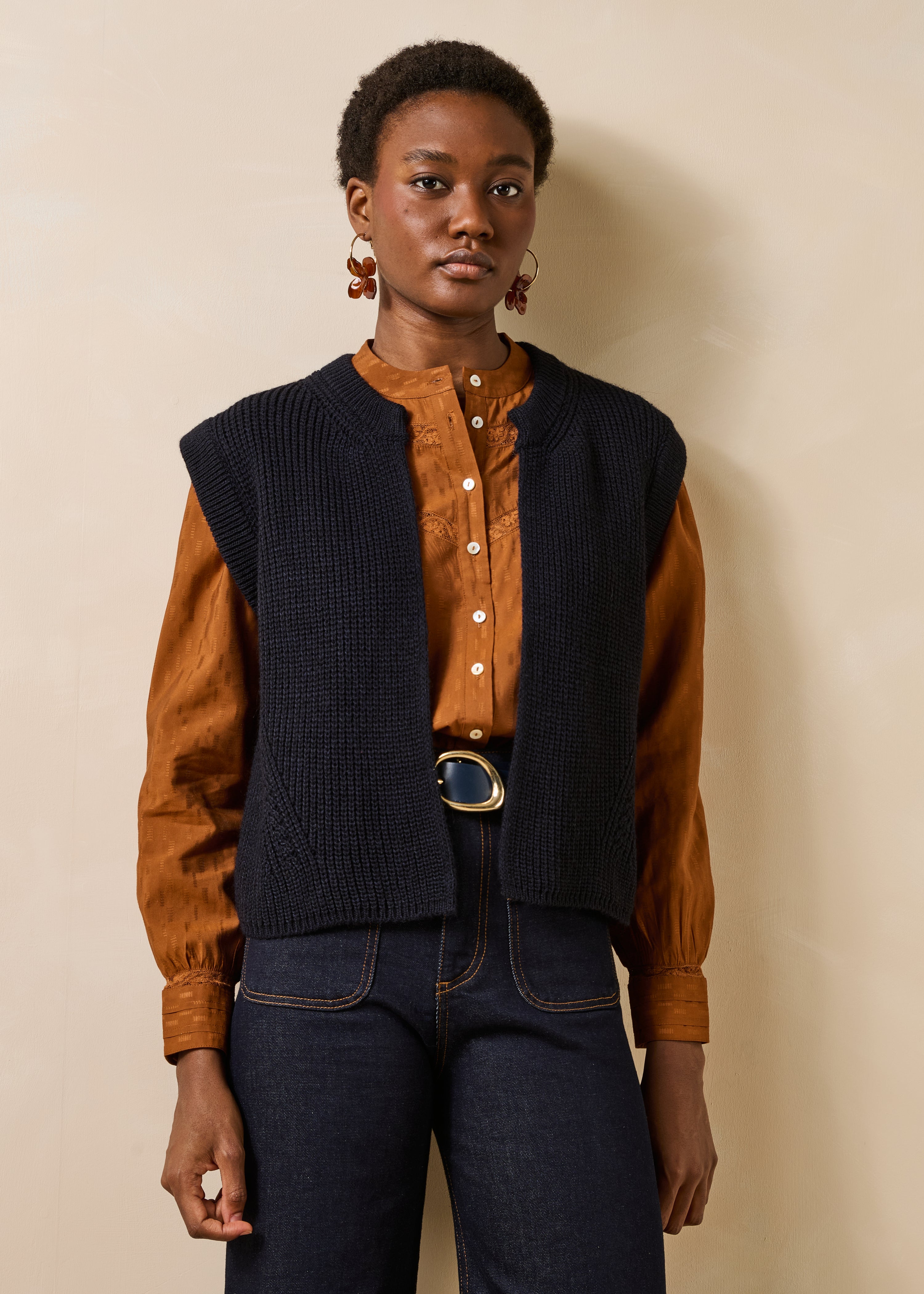 Short sleeveless navy blue beaded rib cardigan
