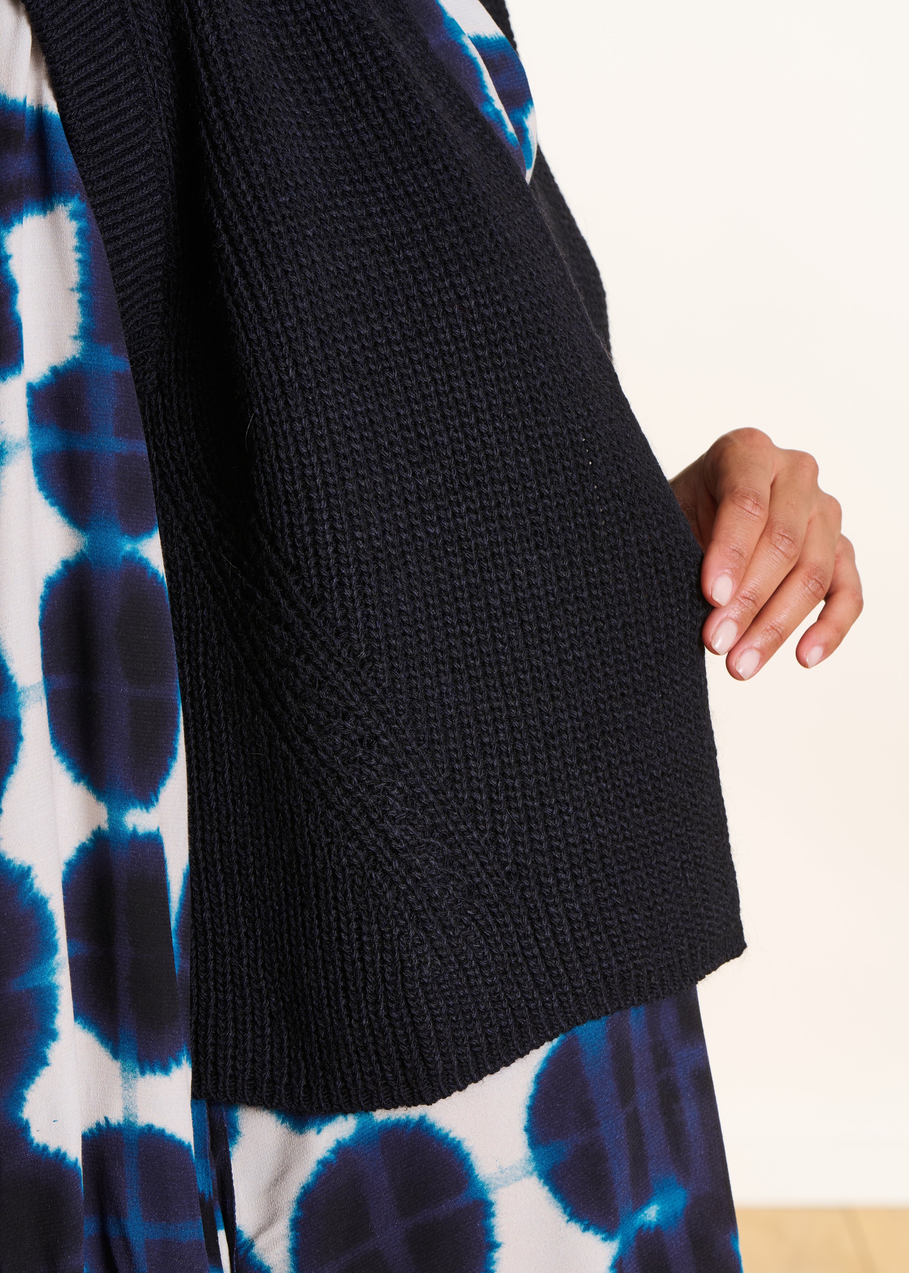 Short sleeveless navy blue beaded rib cardigan