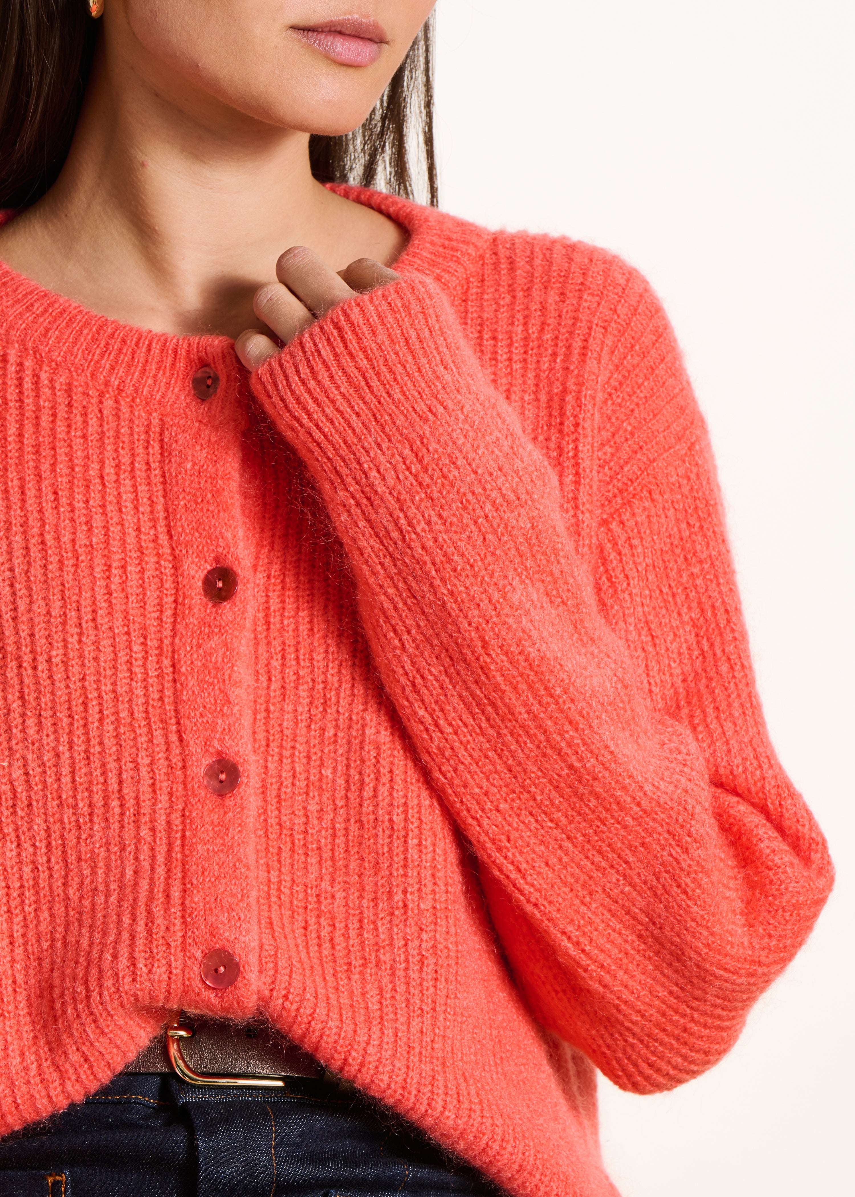 Coral ribbed knit cardigan with round neckline