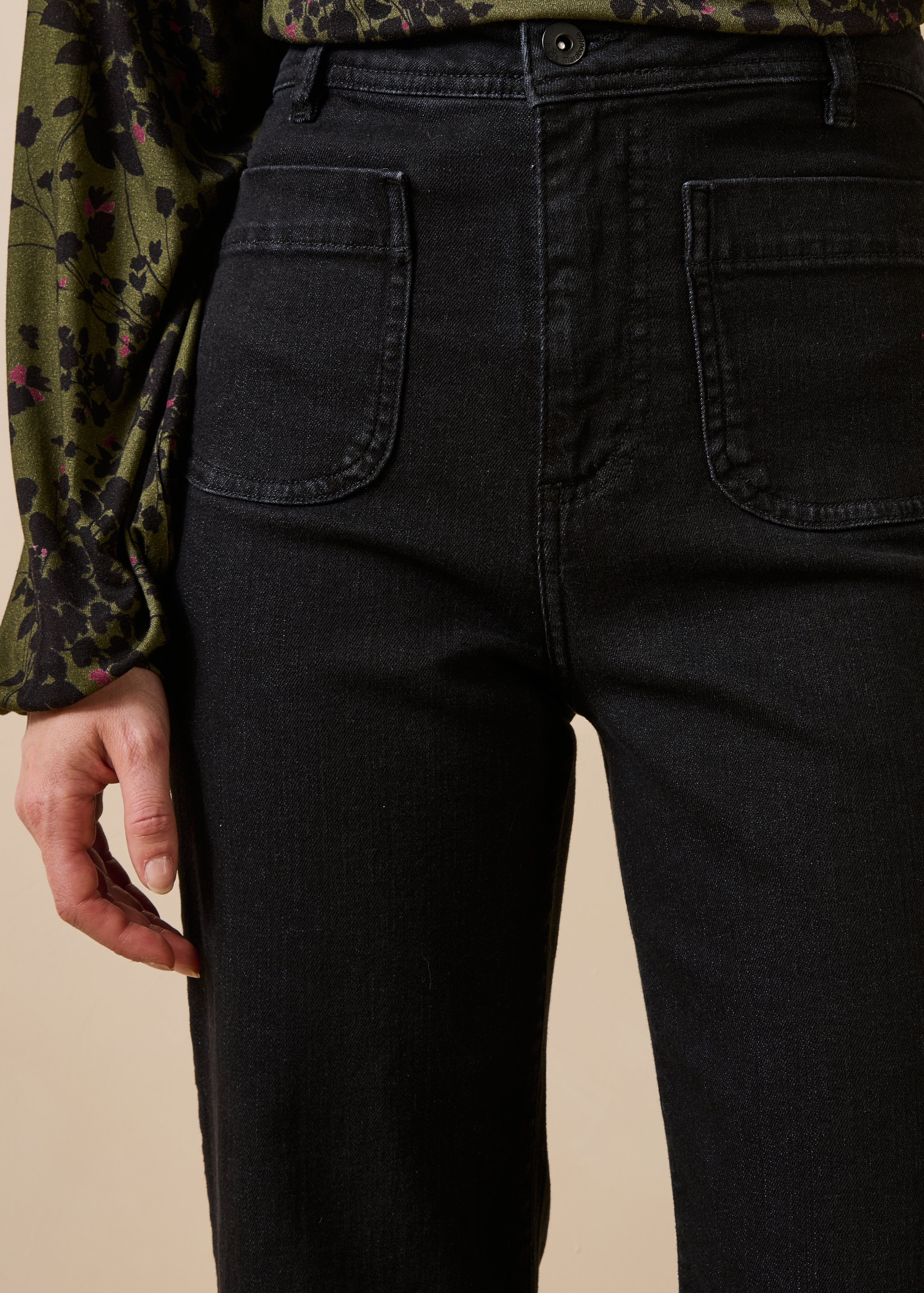 Jean bootcut noir en coton biologique