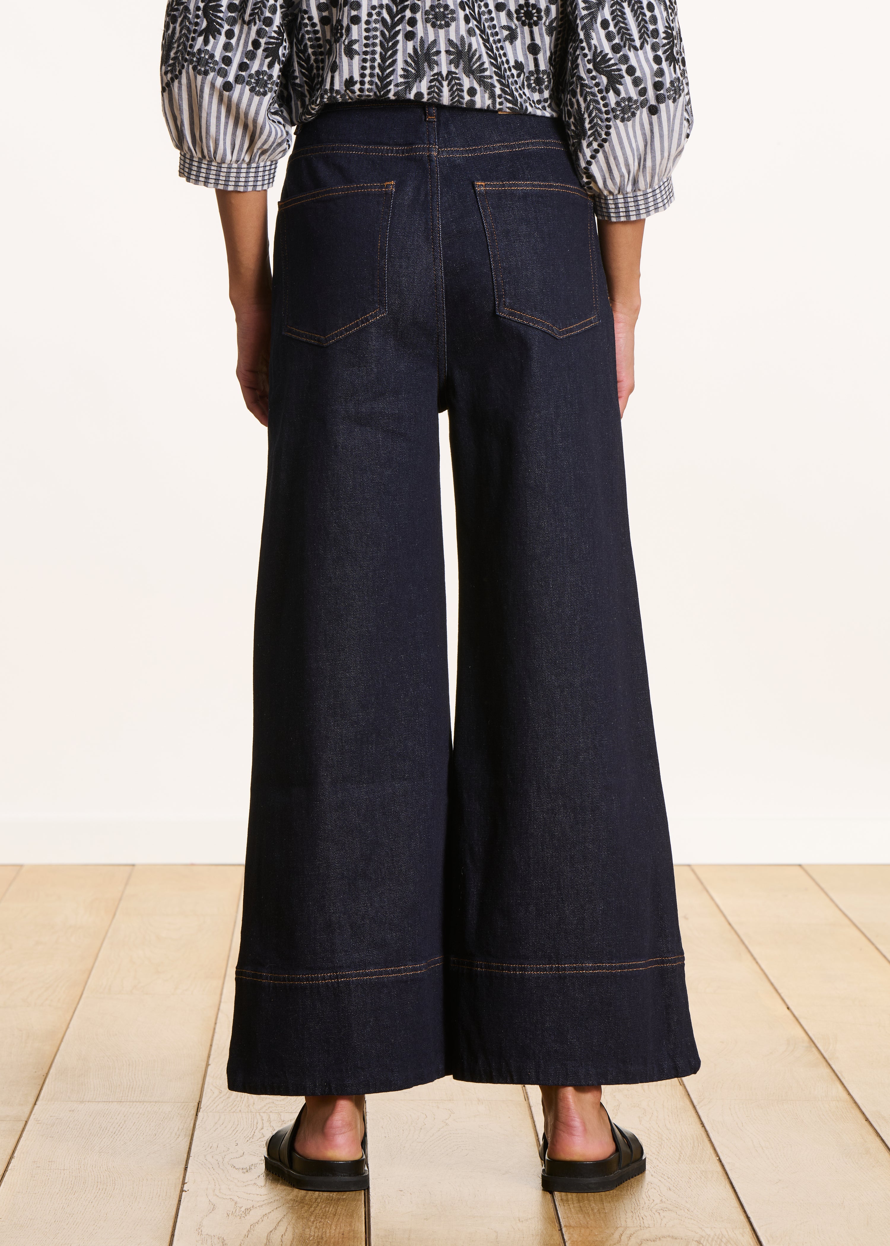 Wide raw jeans in organic cotton