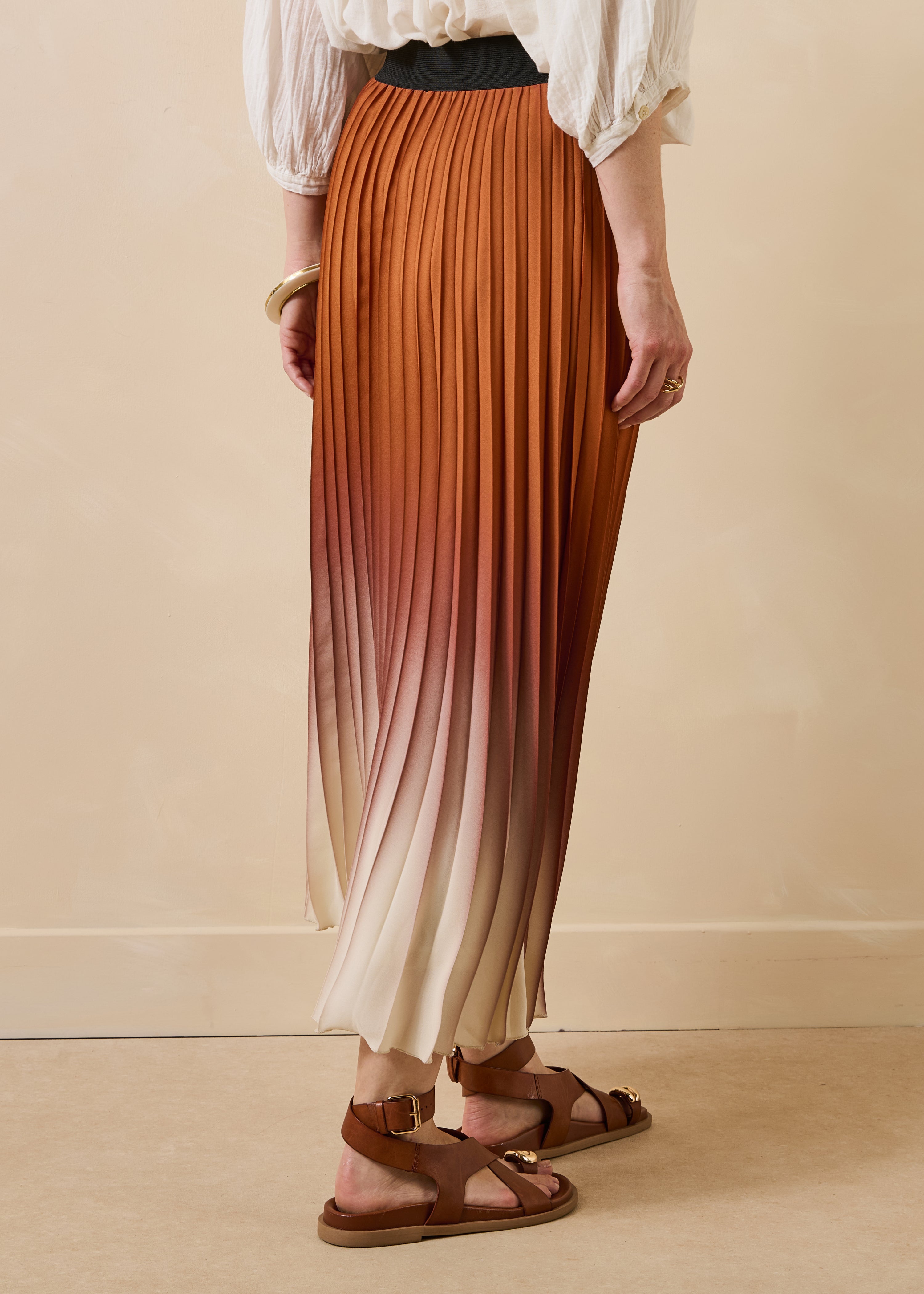 Jupe longue plissée marron à imprimé tie & dye