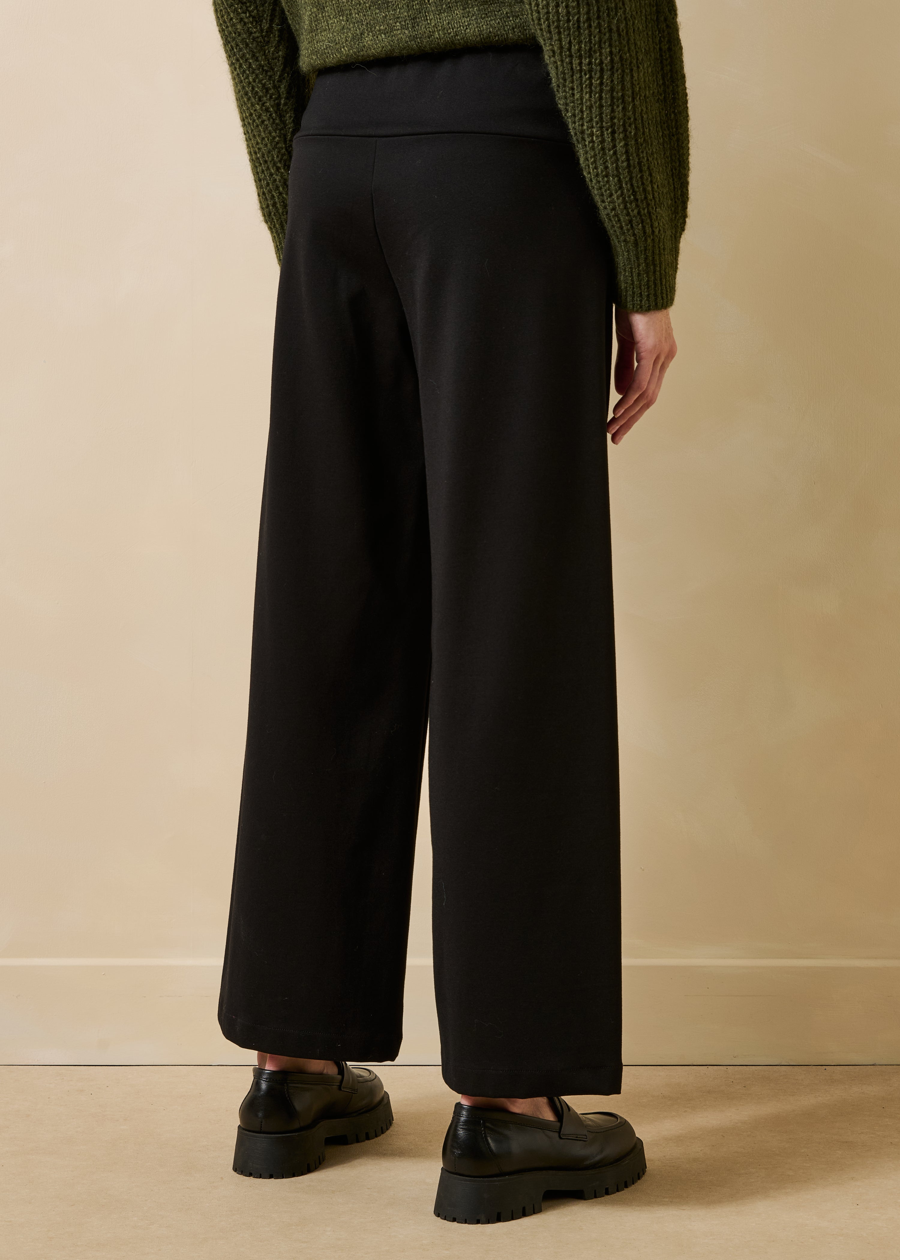 Pantalone cropped in jersey milano nero con vita elastica