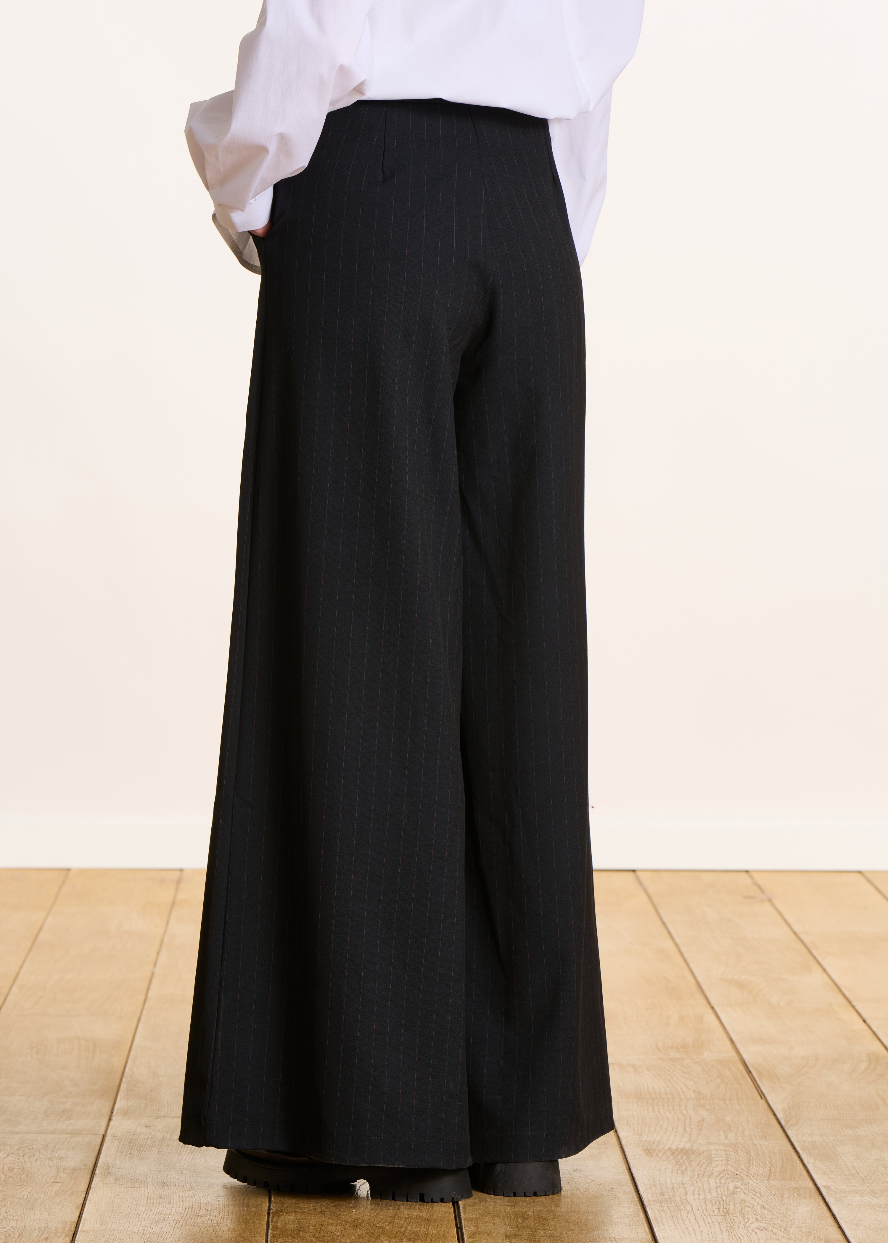 Dunkelblau gestreifte Oversize-Hose mit hoher Taille