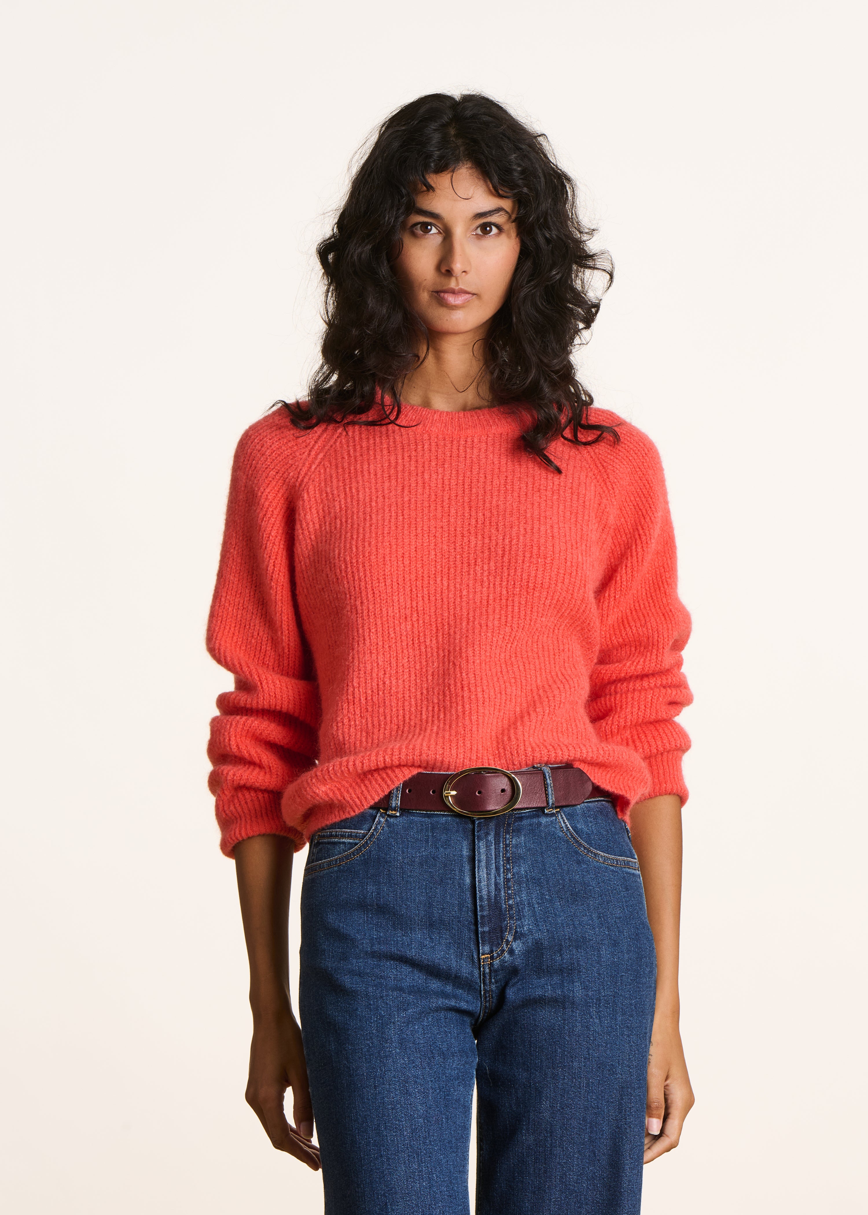 Maglione corallo maniche lunghe scollo tondo maglia a coste