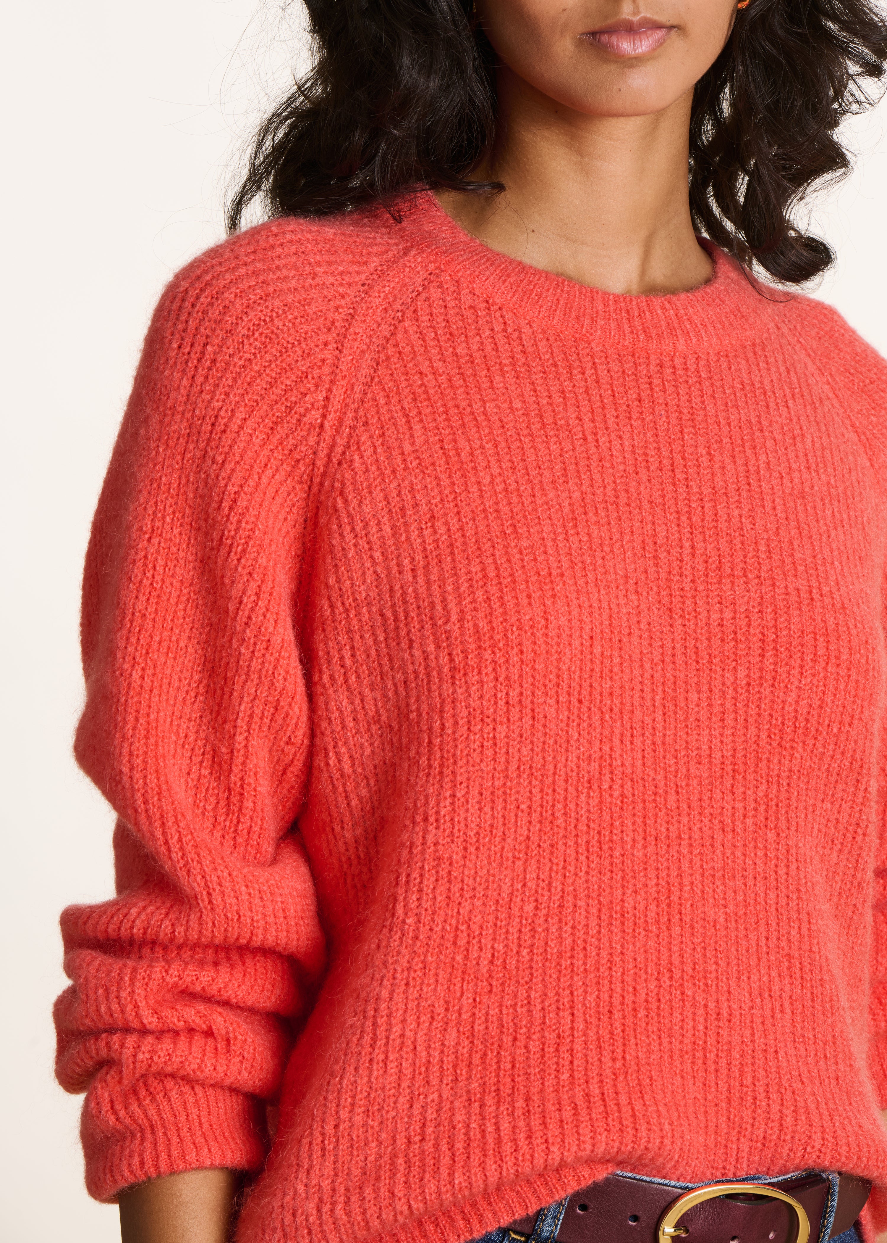 Maglione corallo maniche lunghe scollo tondo maglia a coste