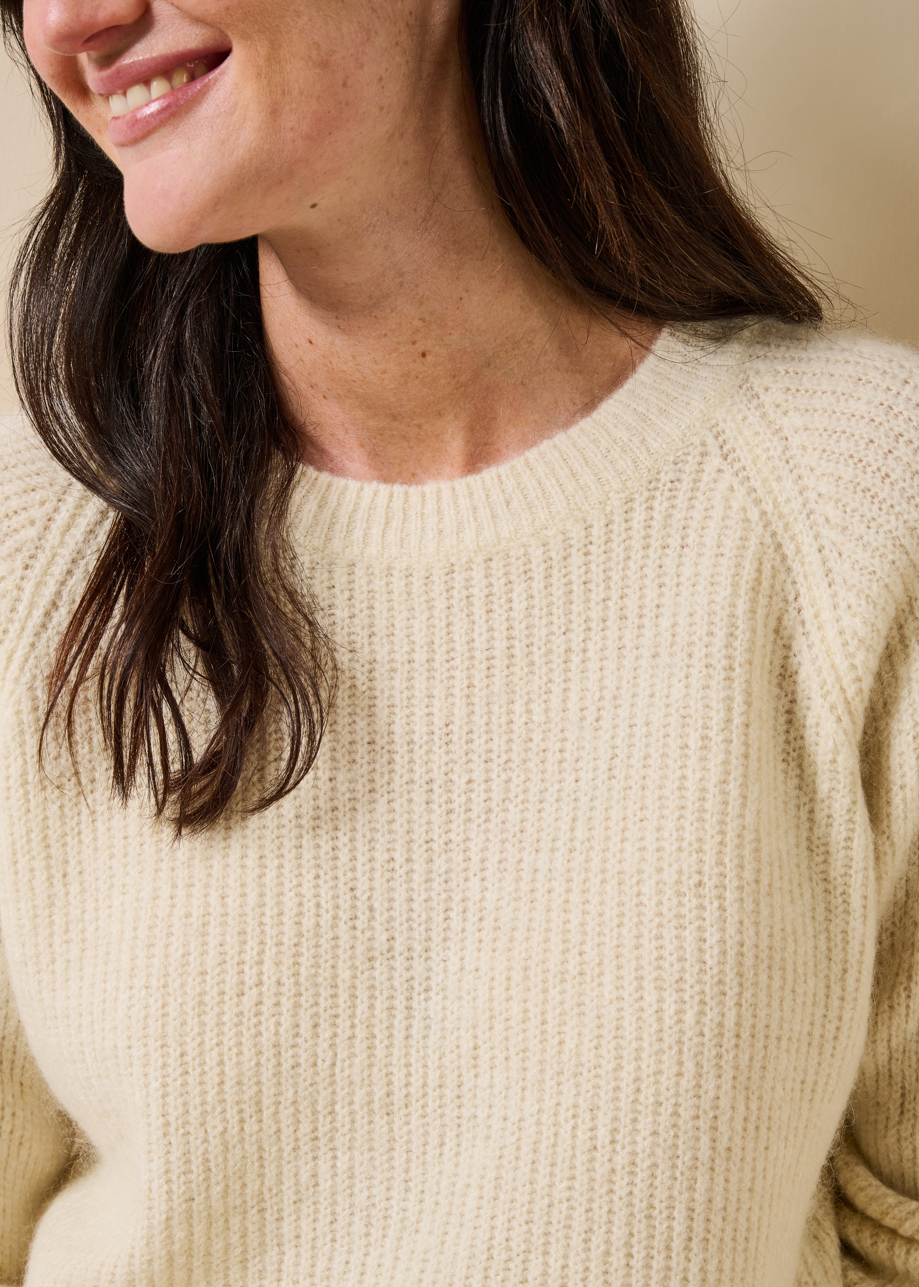 Ecru long-sleeve round-neck sweater