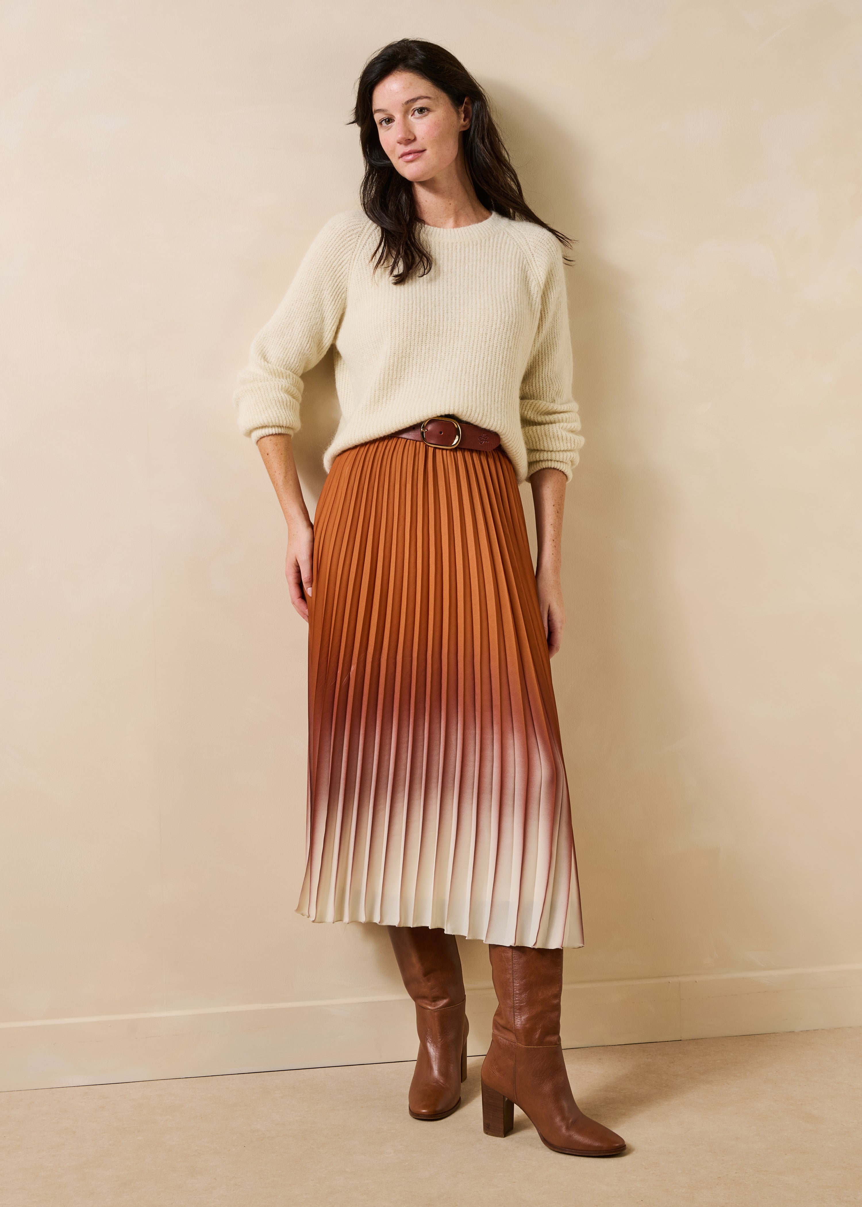 Ecru long-sleeve round-neck sweater