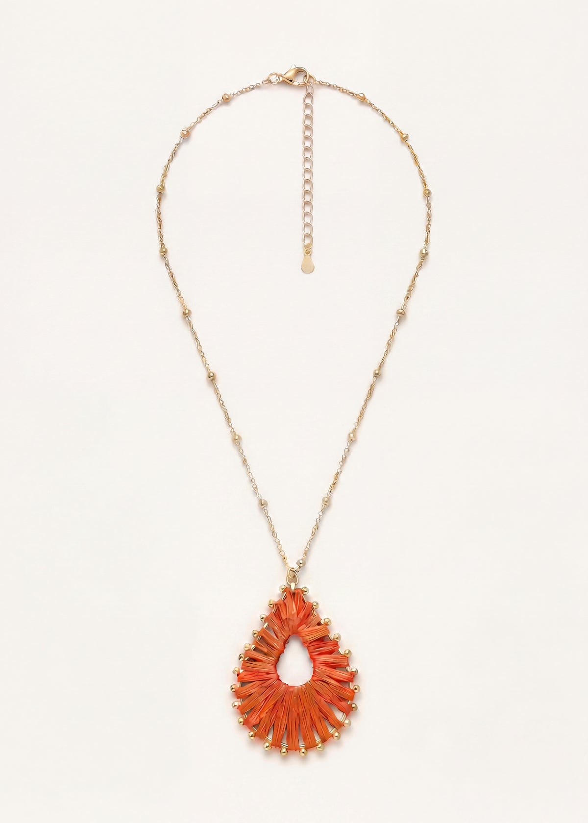 Collier rouge effet raphia