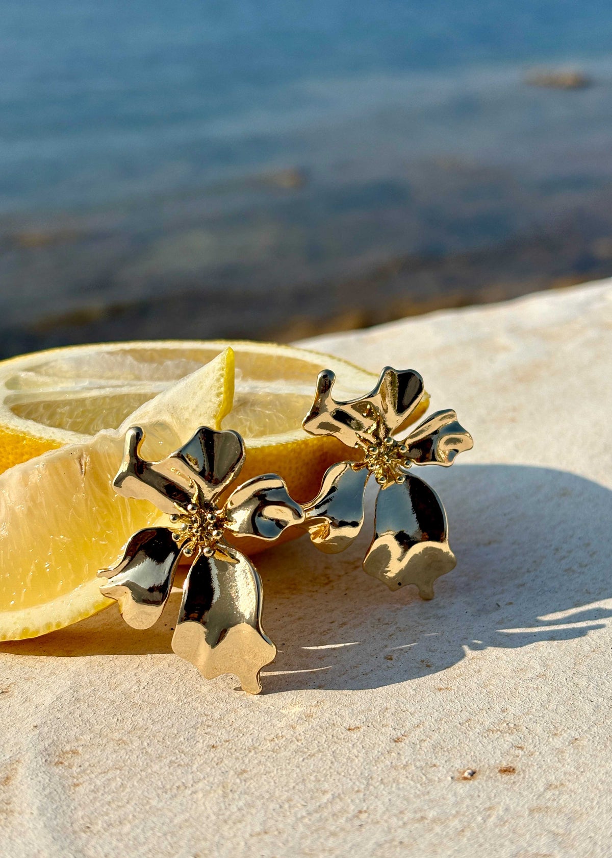 Boucles d'oreilles fleur dorées