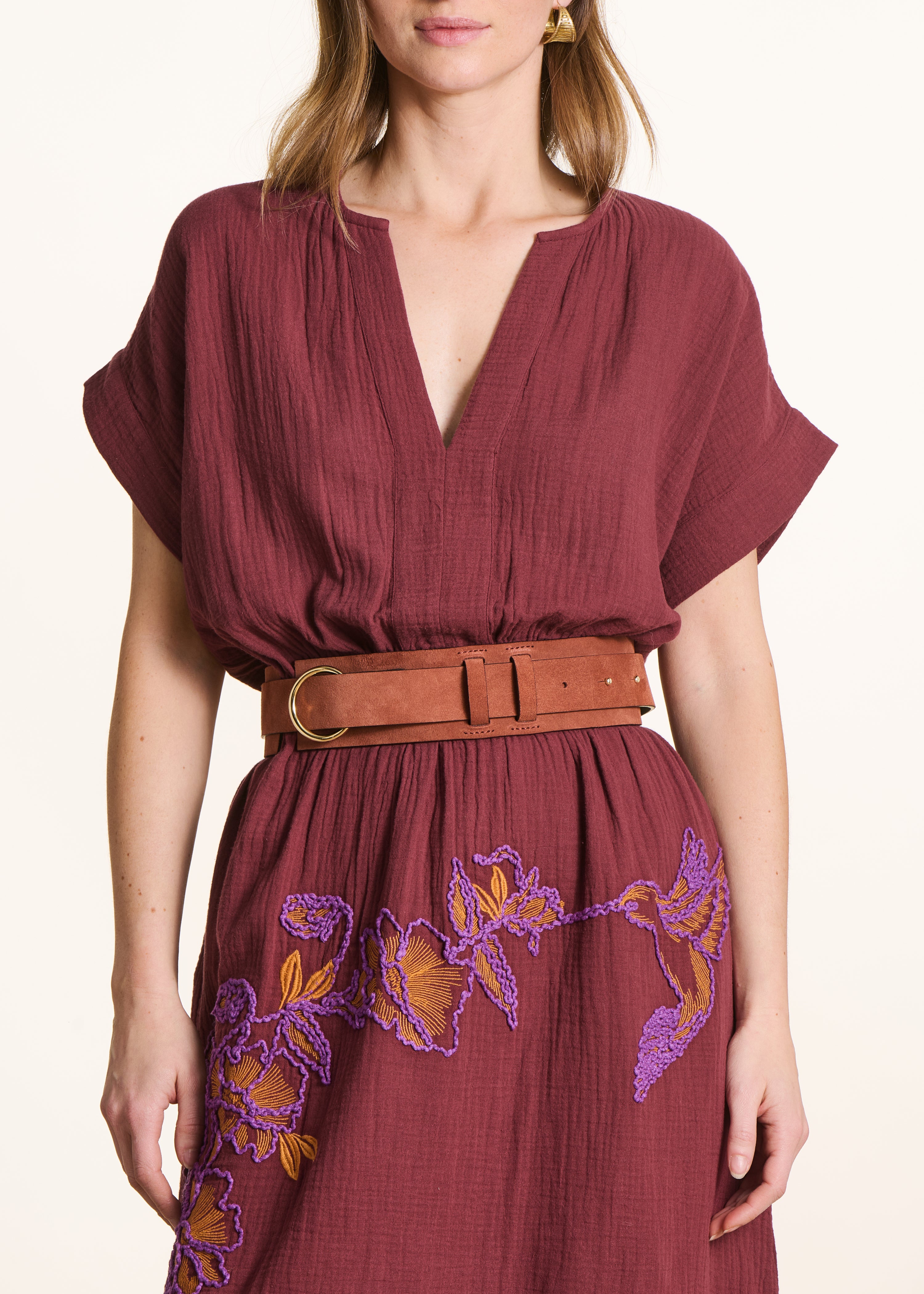 Ceinture large marron en cuir boucle fine