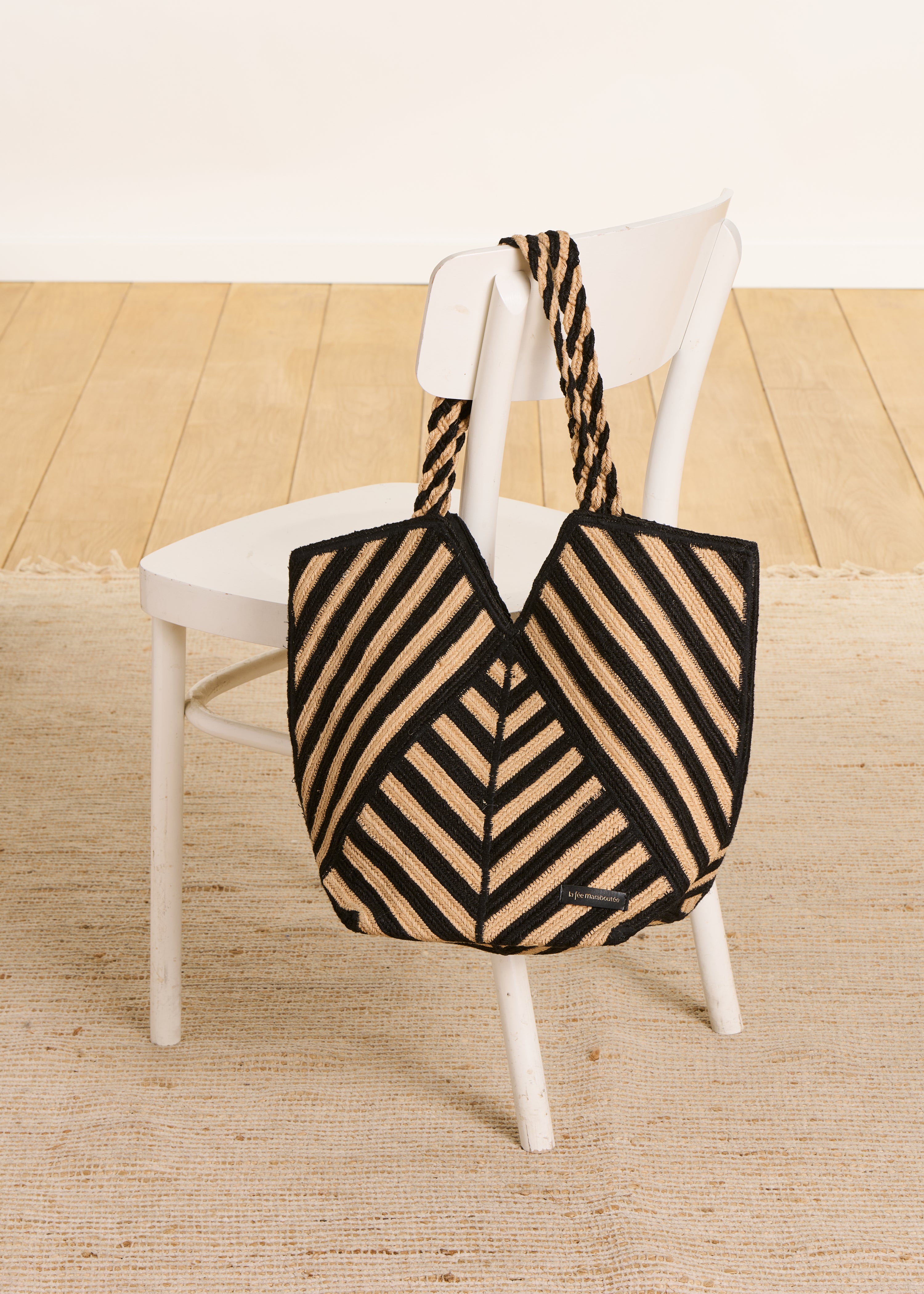 Bolso tote de yute con rayas negras