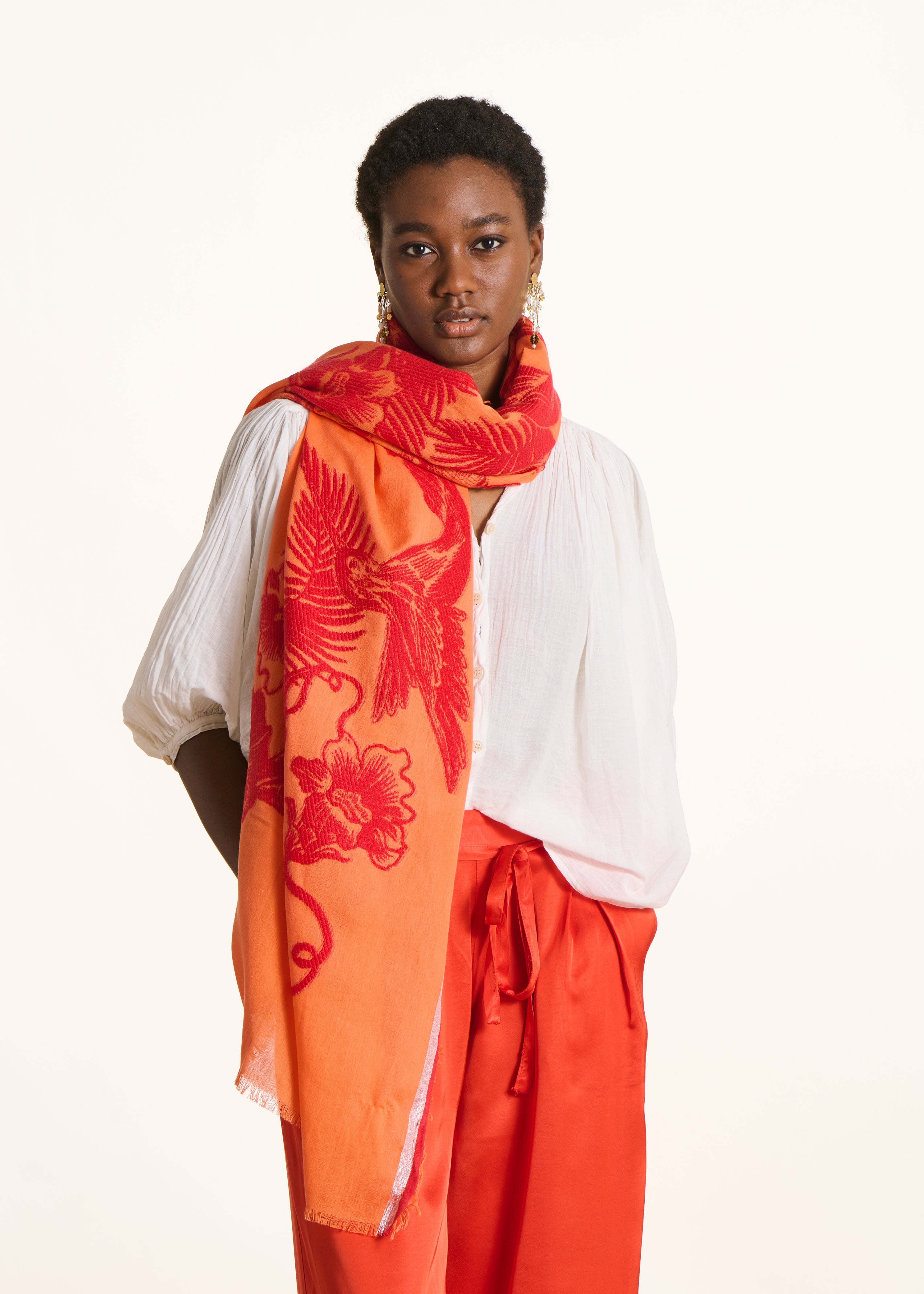 Lenço laranja com padrão jacquard
