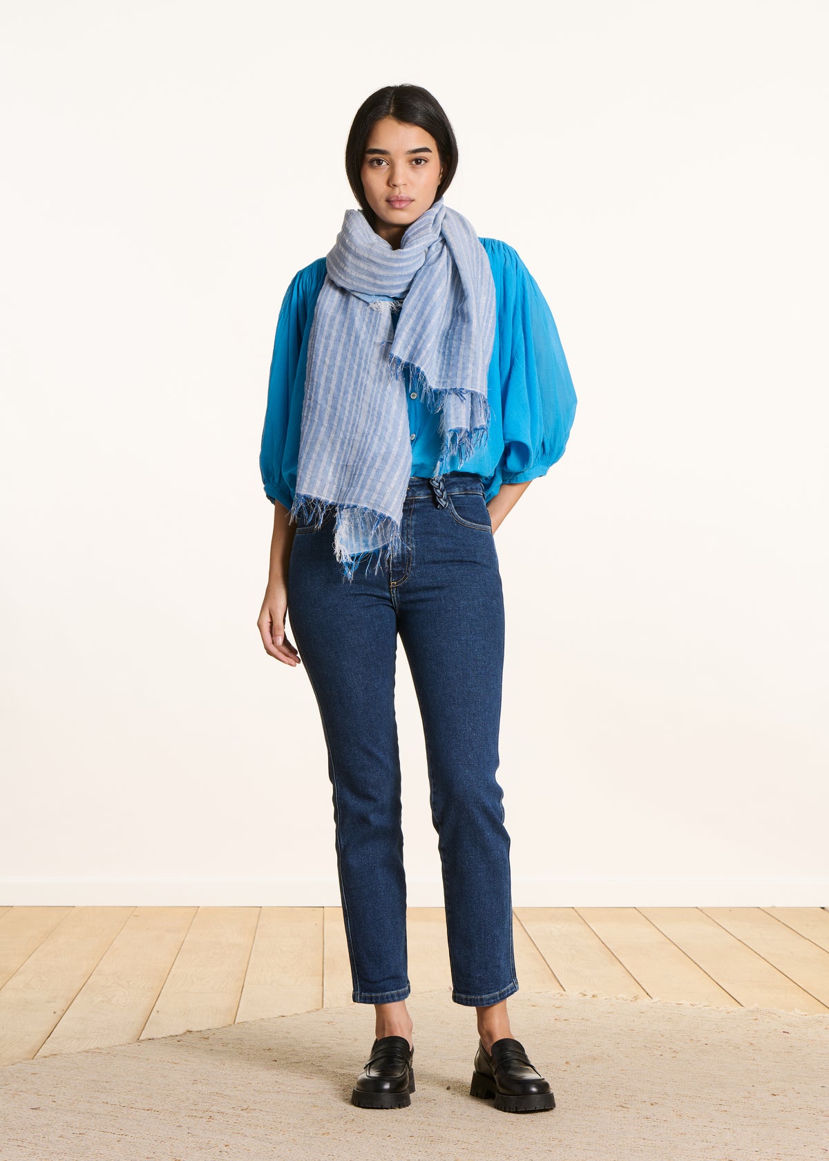 Foulard bleu en coton à rayures lurex