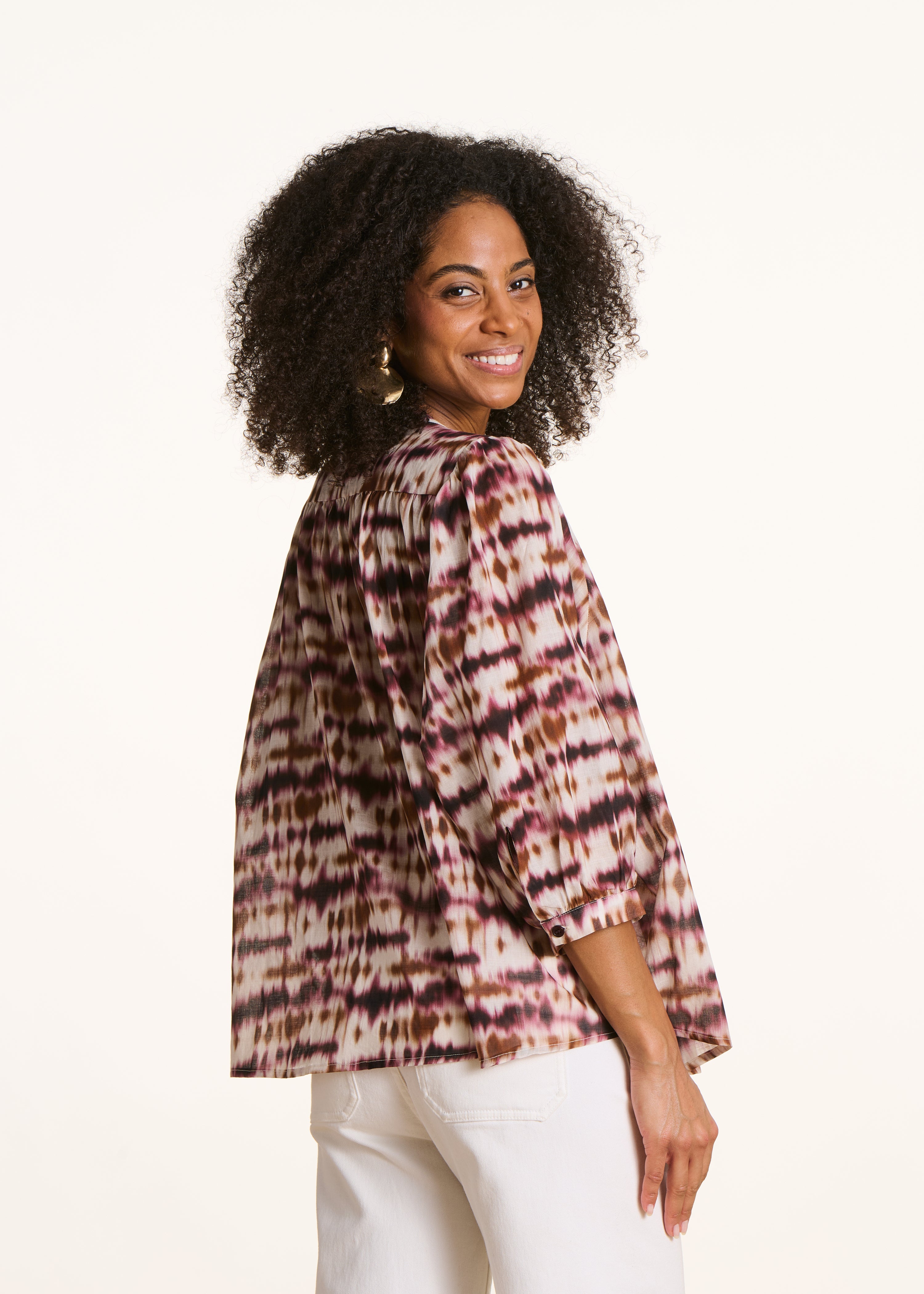 Bedruckte Bluse mit Bordeaux-Tie-Dye aus Bio-Baumwolle