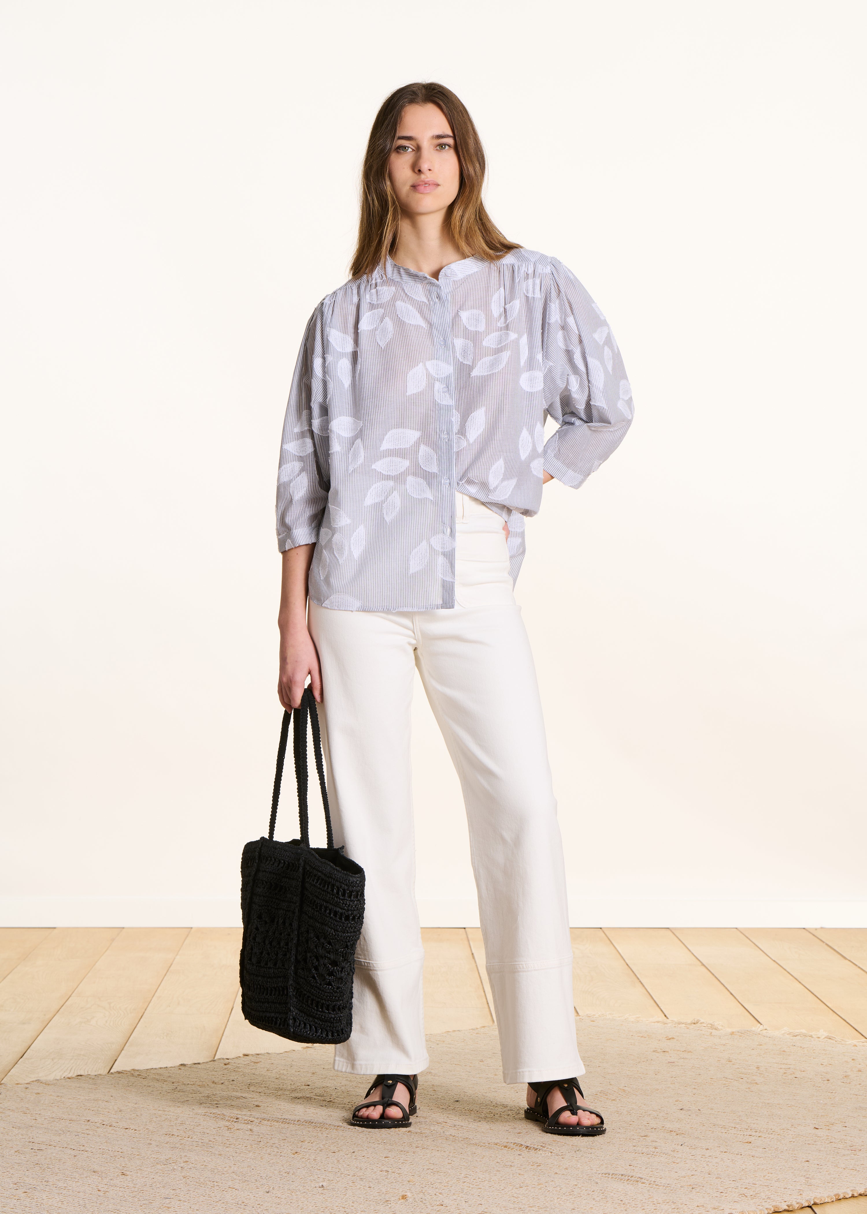 Camicia nera in cotone floreale maniche 3/4