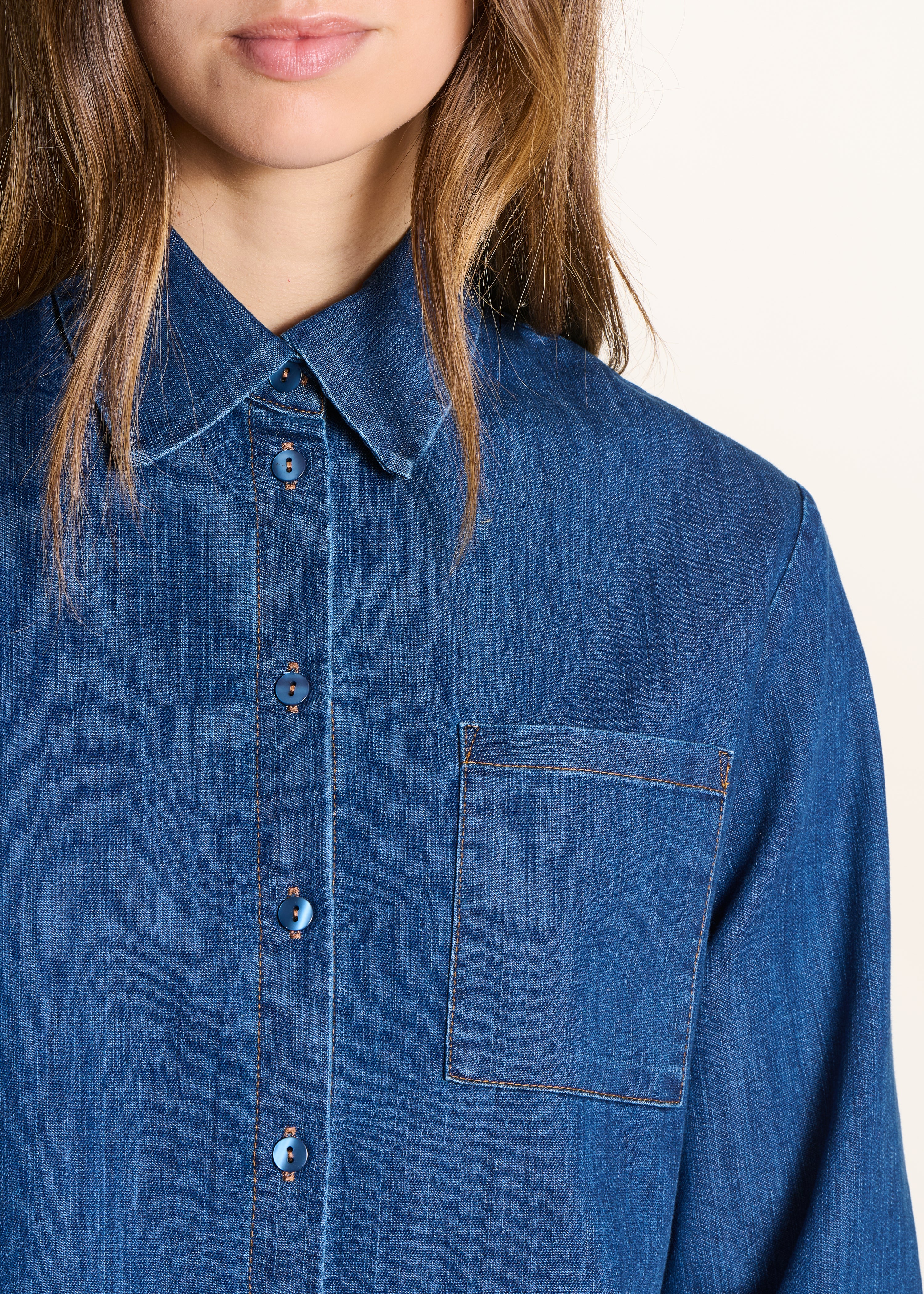 Chemise ample en jean plissée au dos