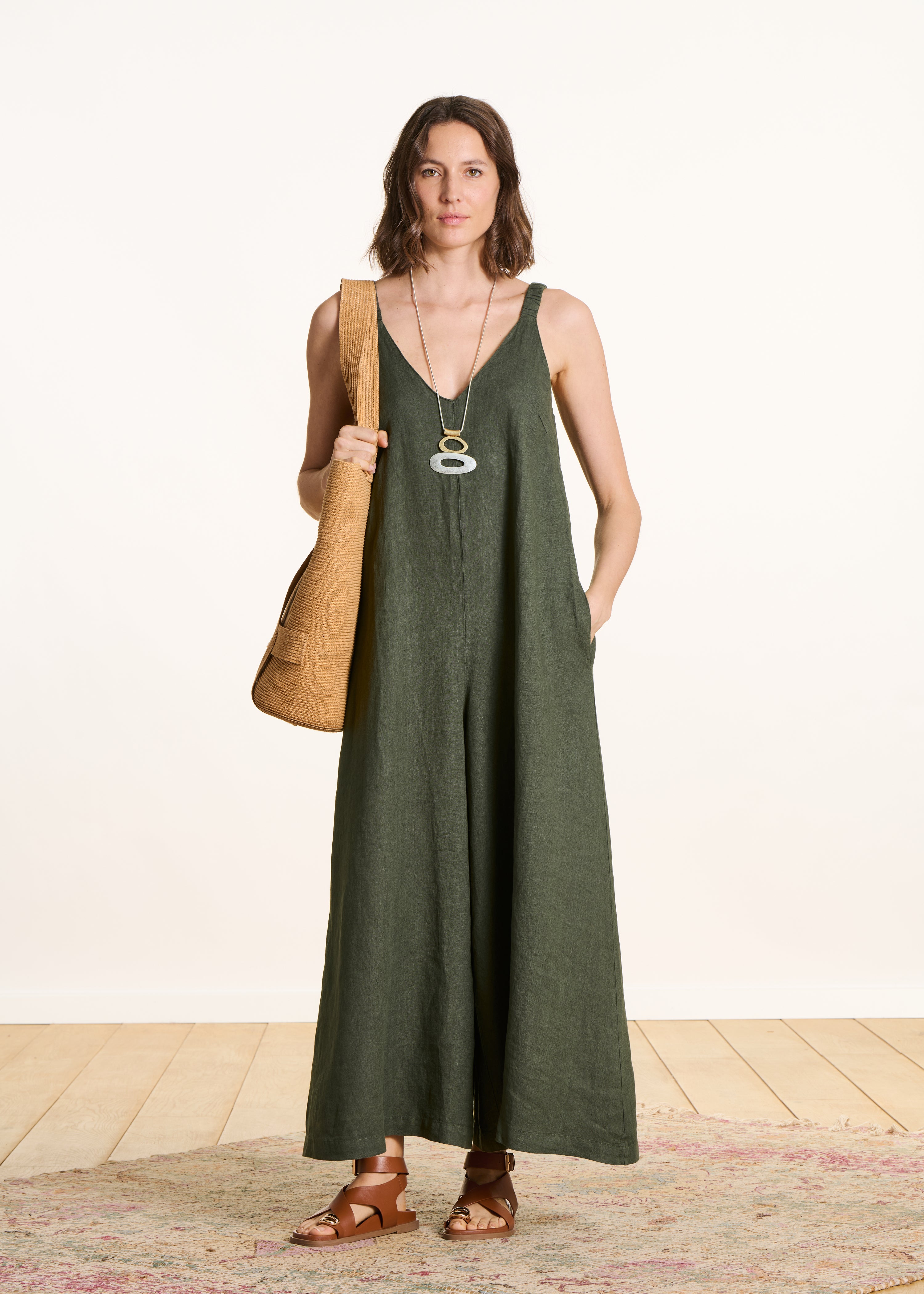 Kaki linnen jumpsuit met elastische bandjes