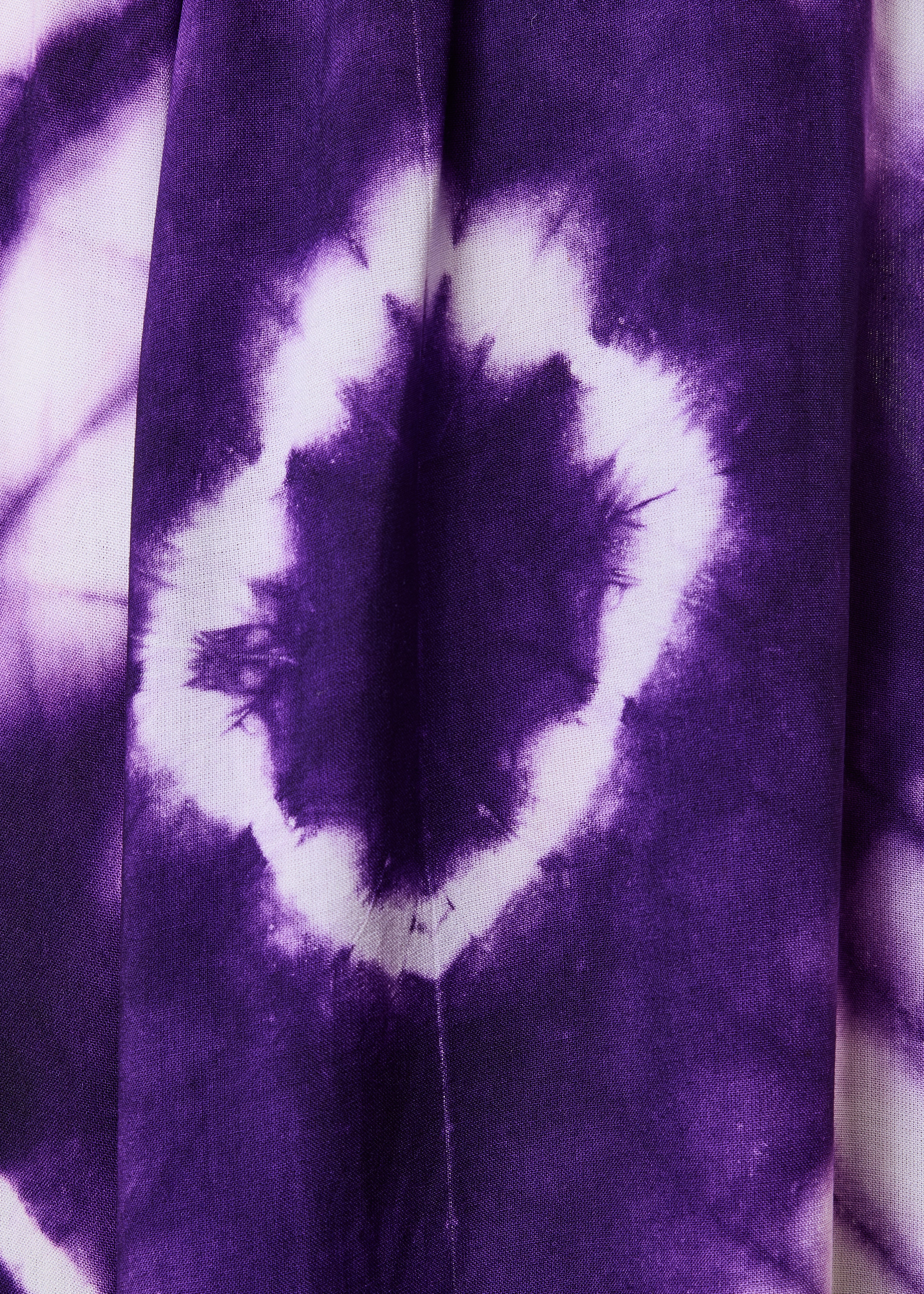Mono amplio violeta con tirantes estampado