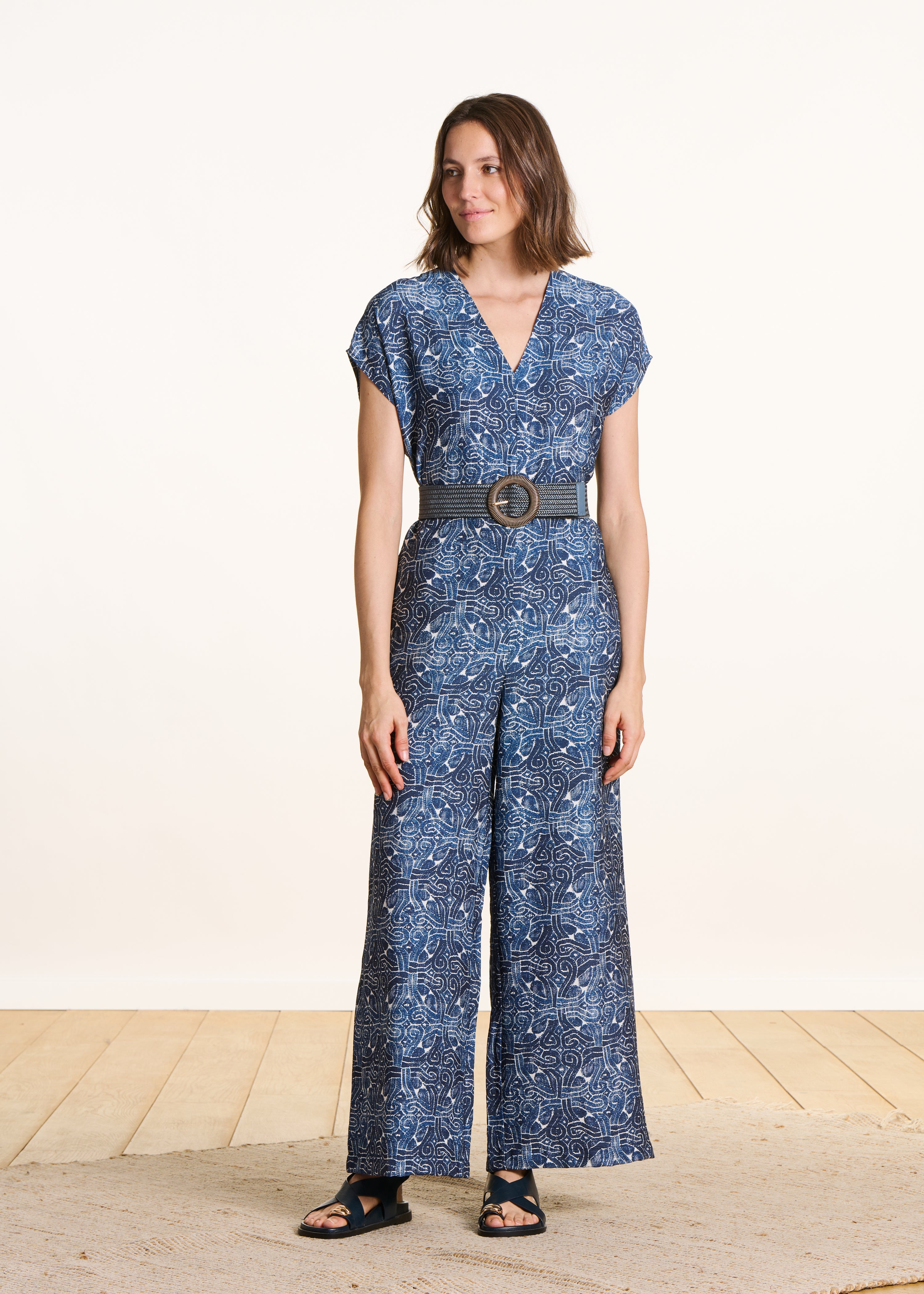 Blauer Kurzarm-Overall mit Print