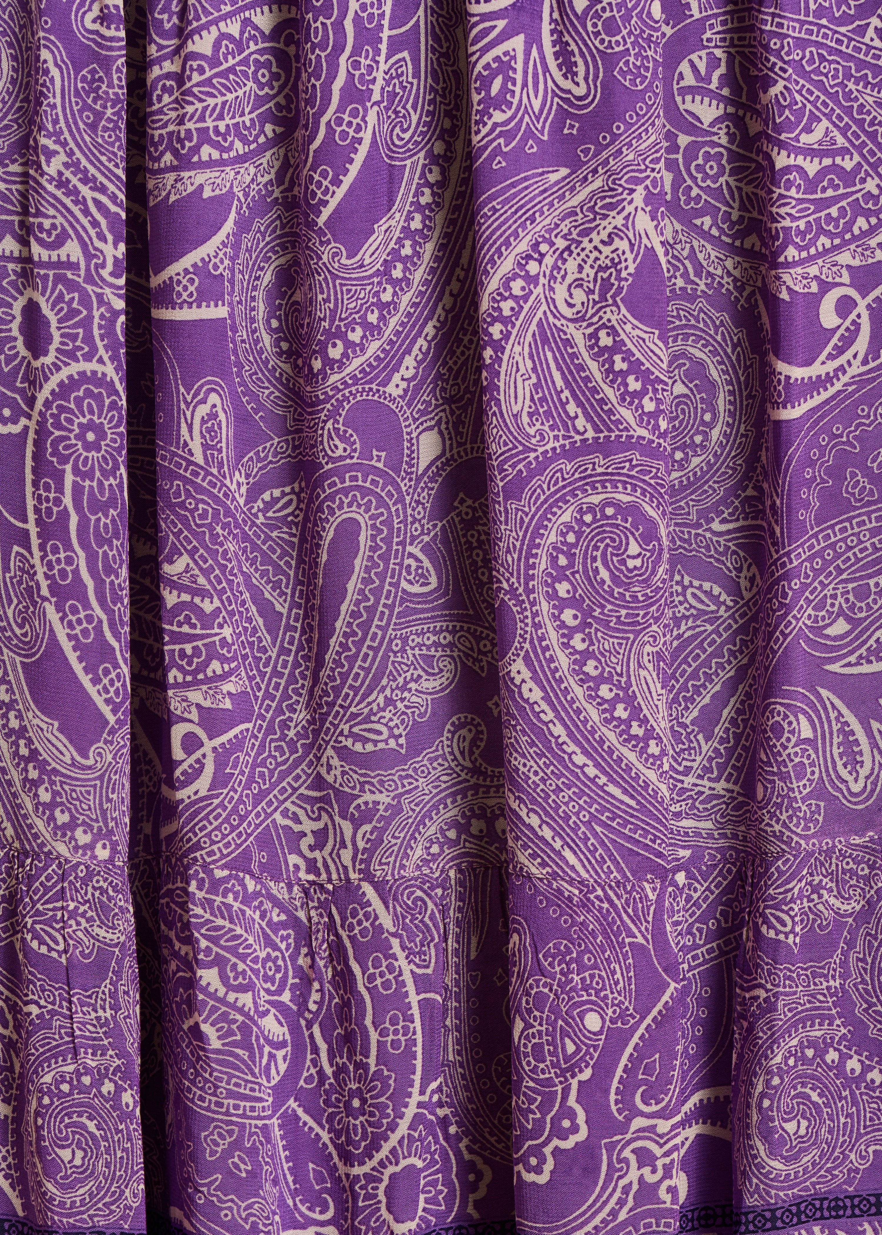 Saia longa em voile violeta com estampado e franzidos