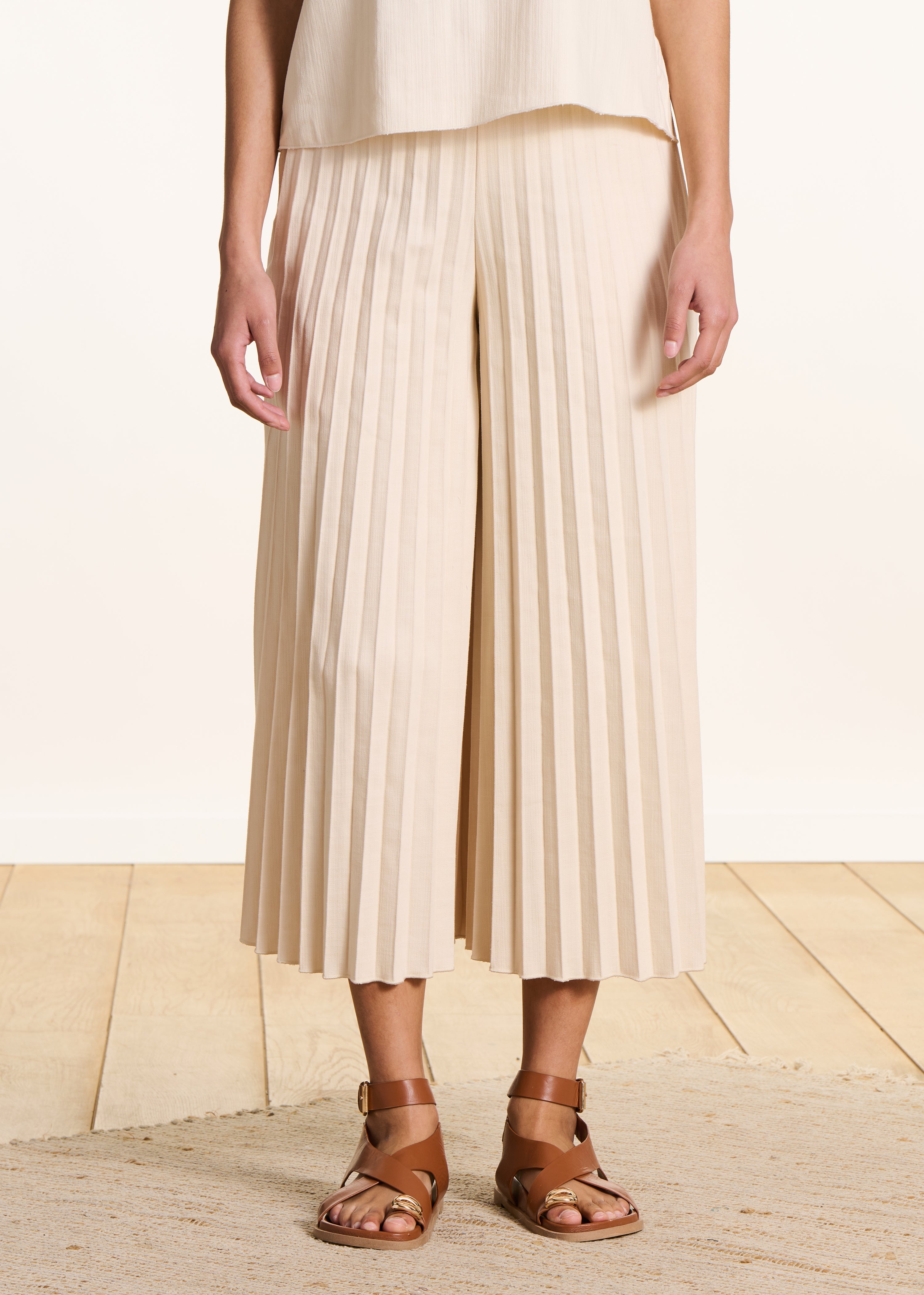 Pantalon plissé en jean écru taille élastiquée