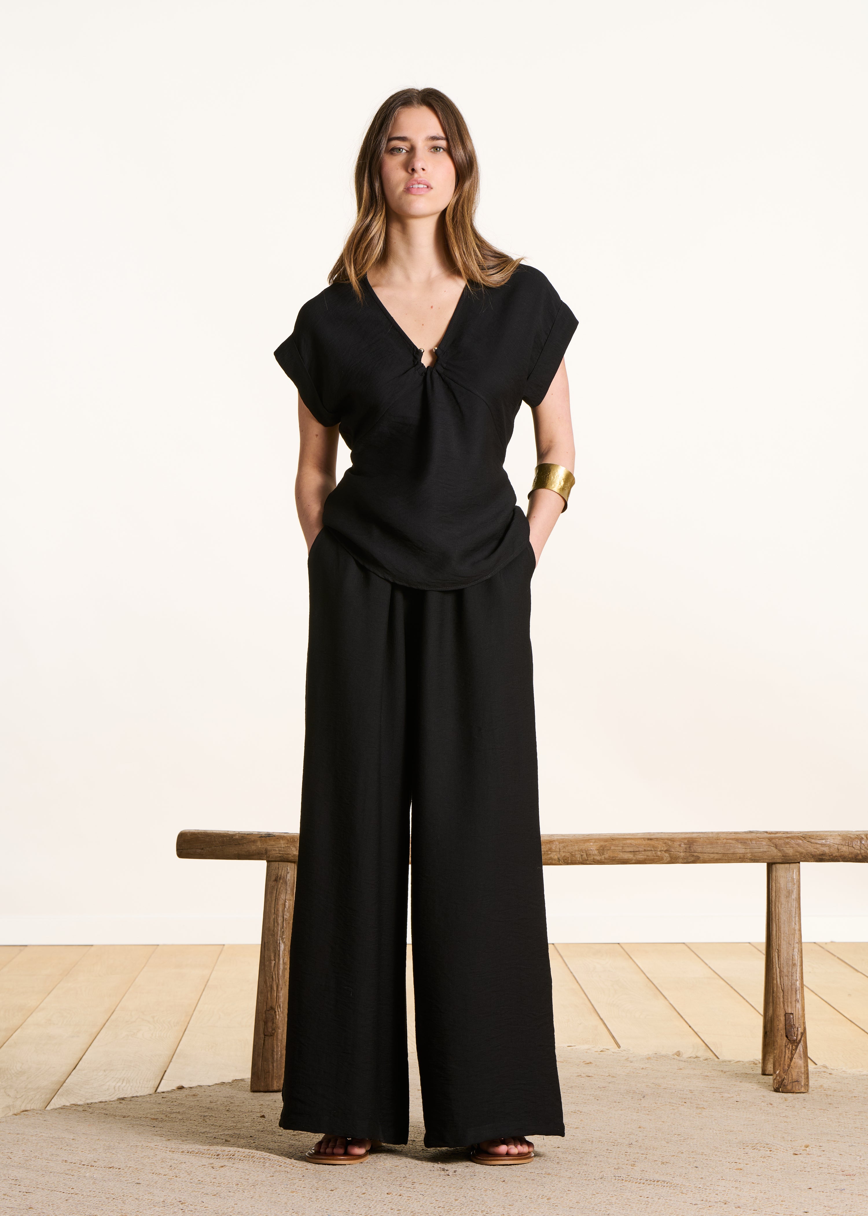 Weite schwarze Hose mit elastischem Bund